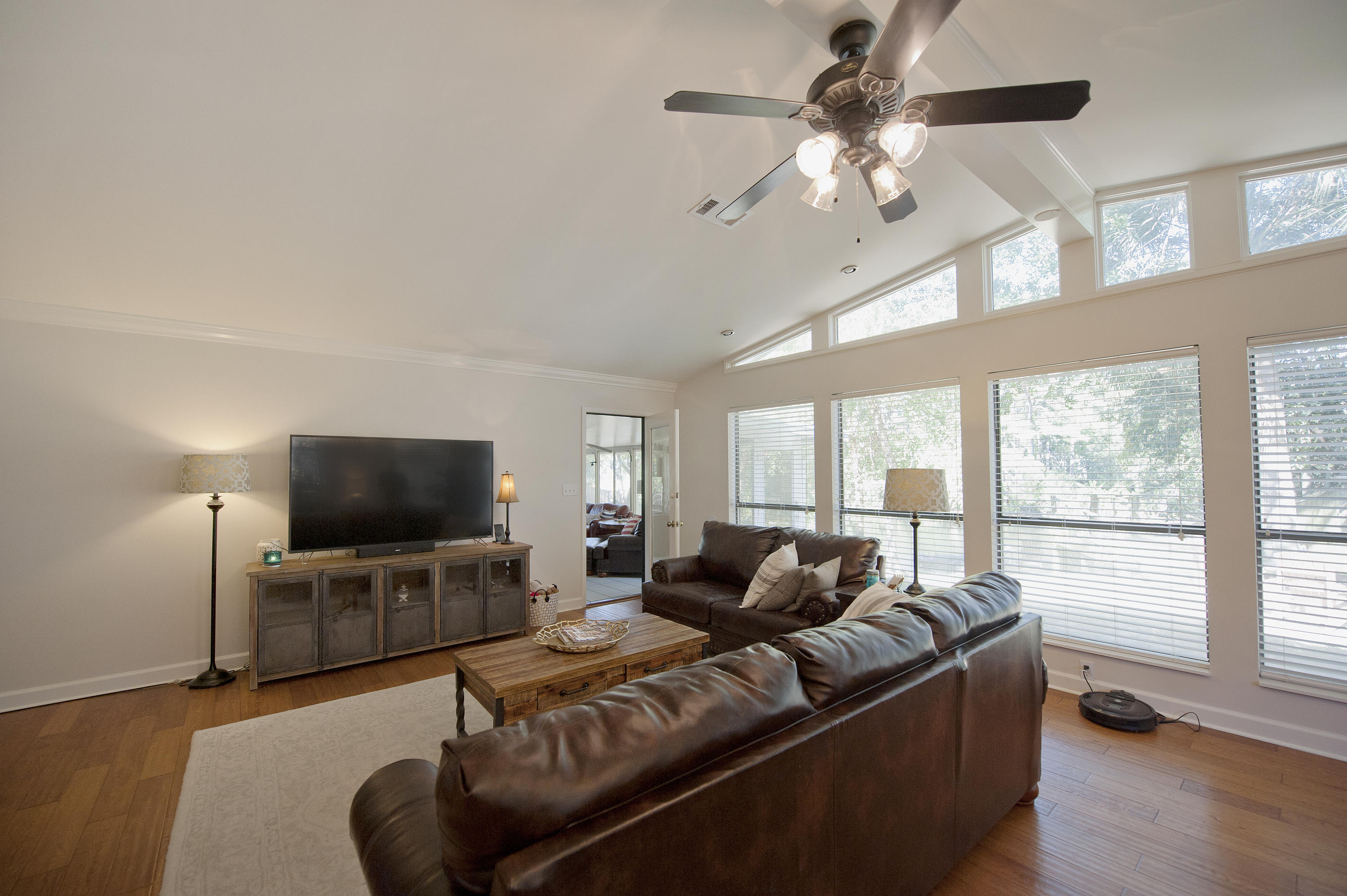 MARY ESTHER MANOR - Residential