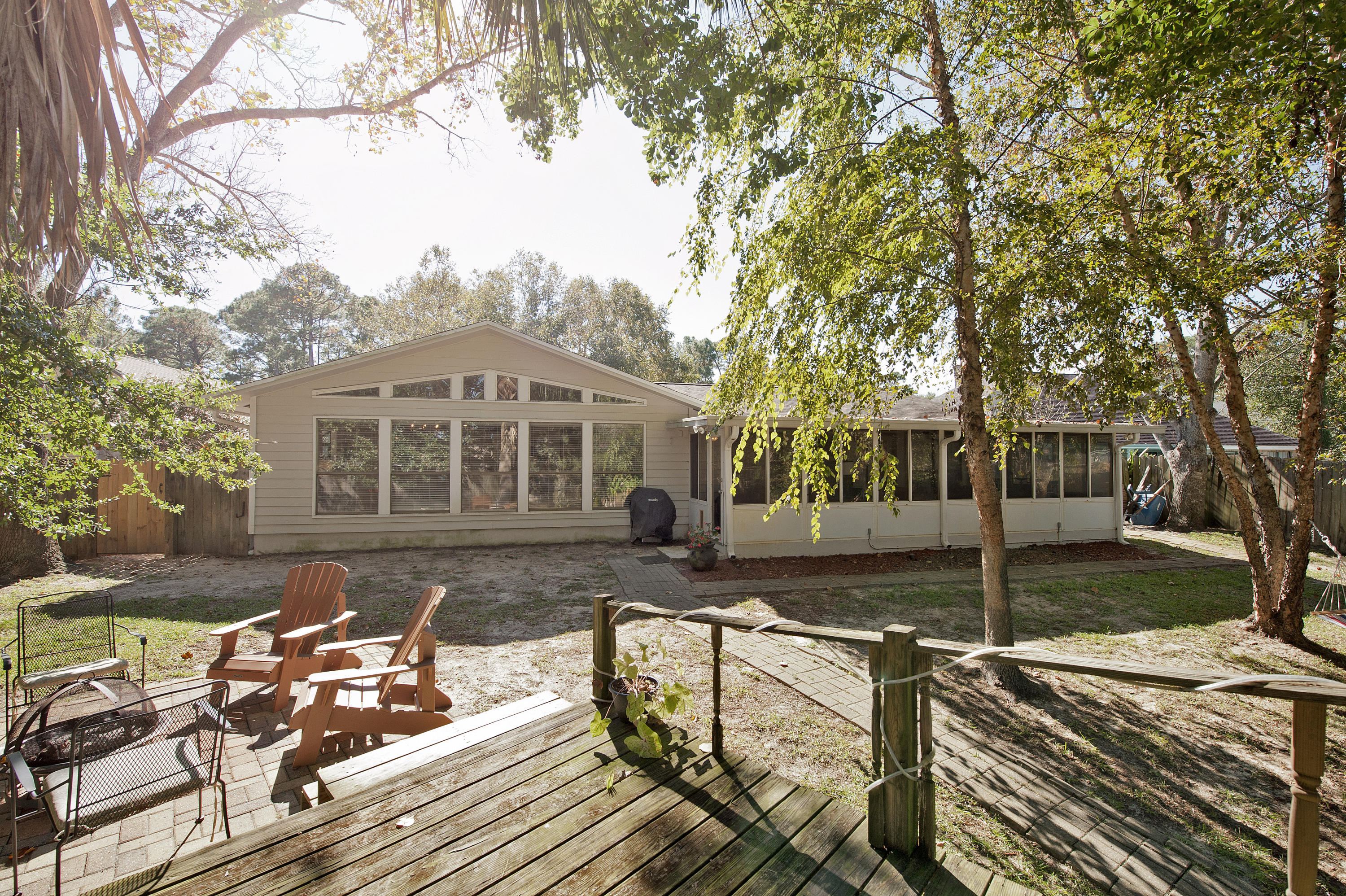 MARY ESTHER MANOR - Residential