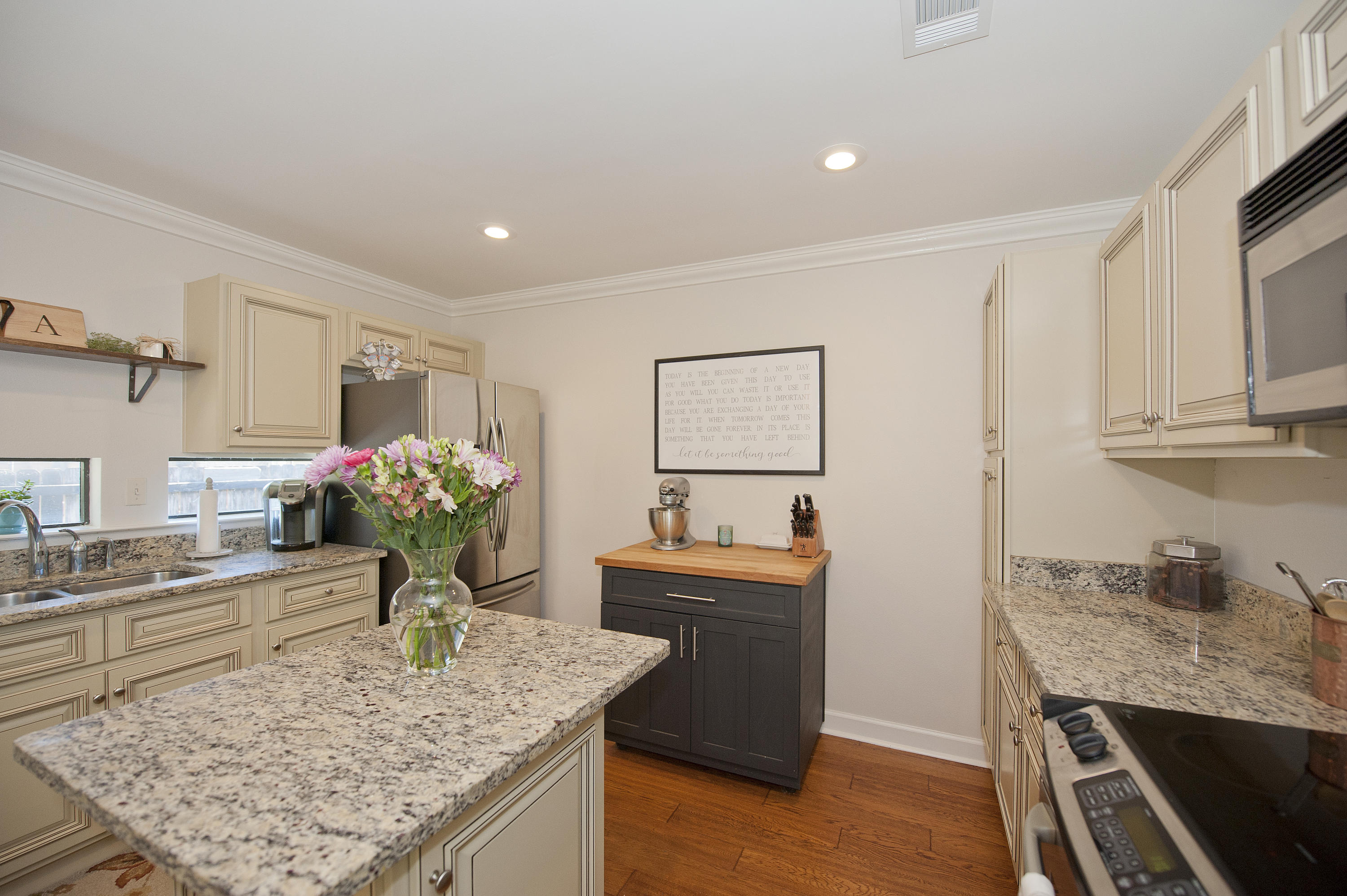 MARY ESTHER MANOR - Residential