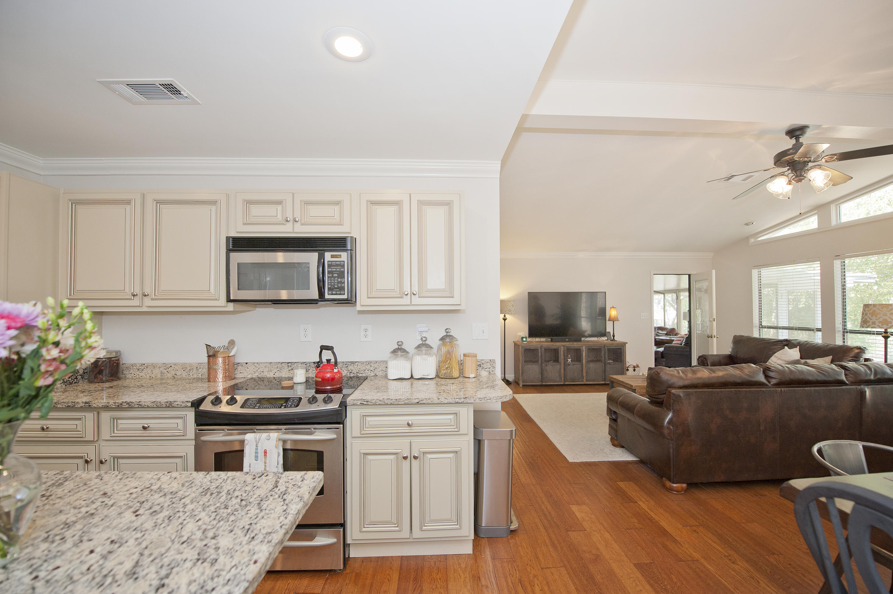 MARY ESTHER MANOR - Residential