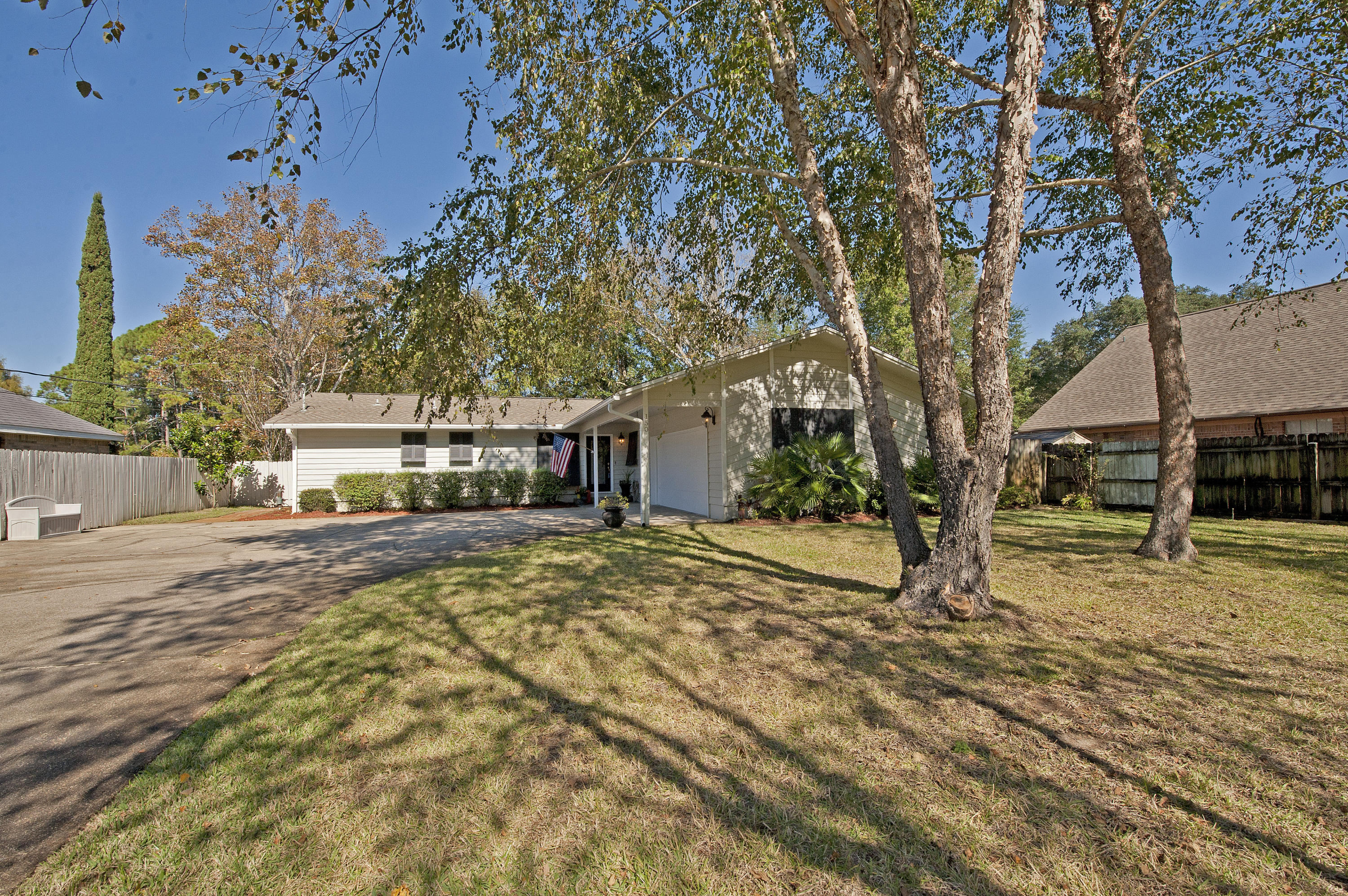MARY ESTHER MANOR - Residential