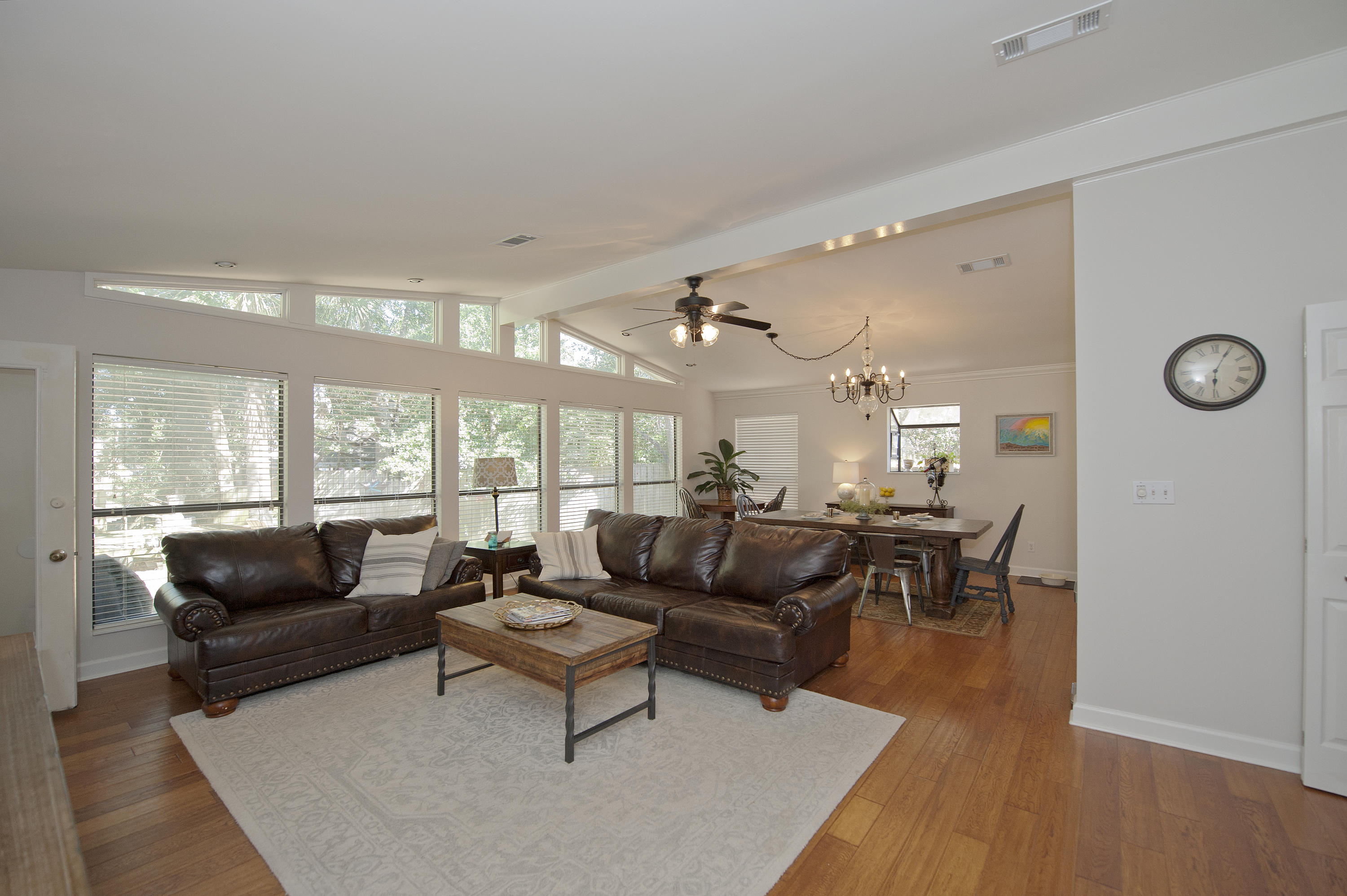 MARY ESTHER MANOR - Residential