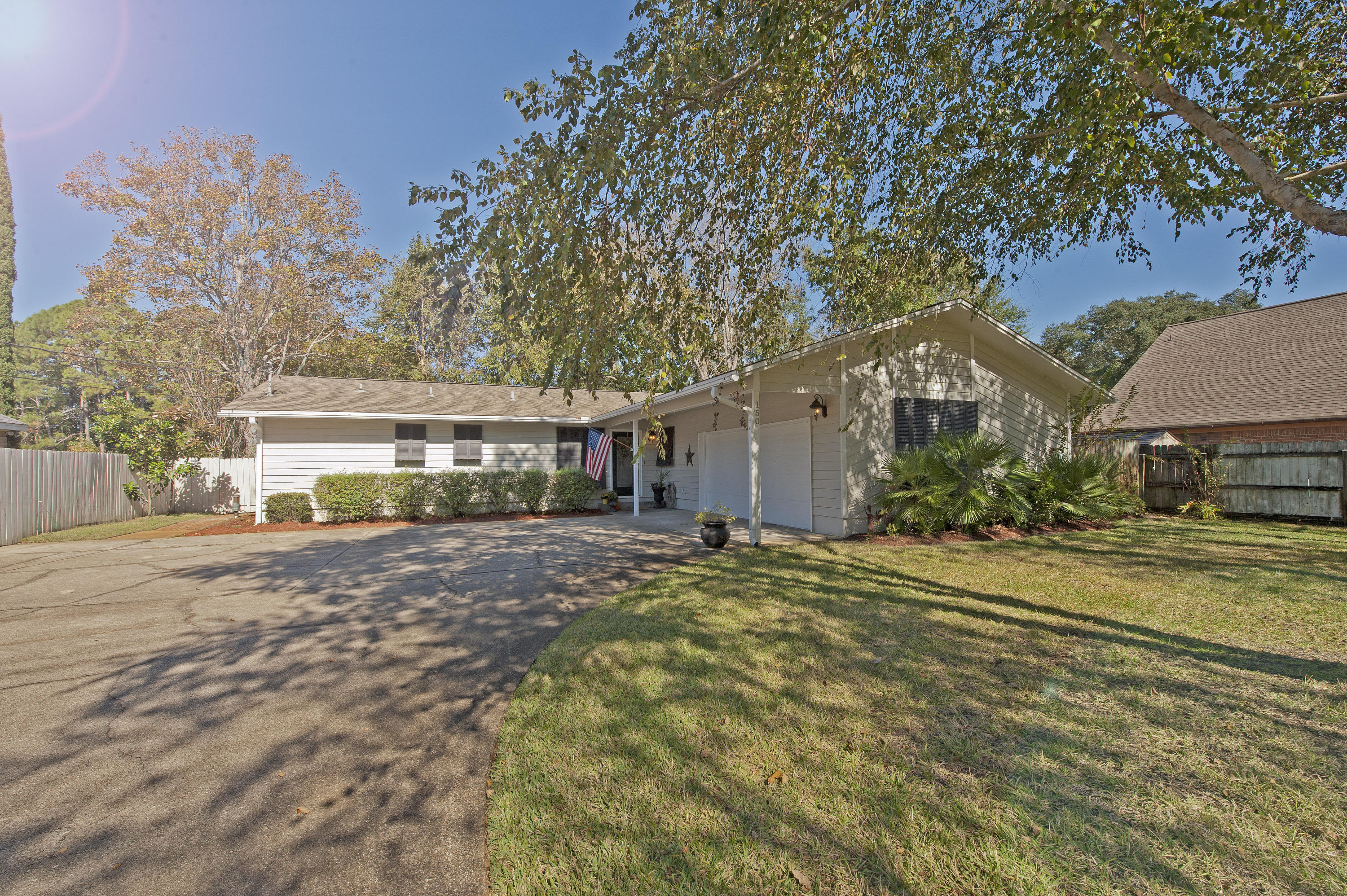 MARY ESTHER MANOR - Residential