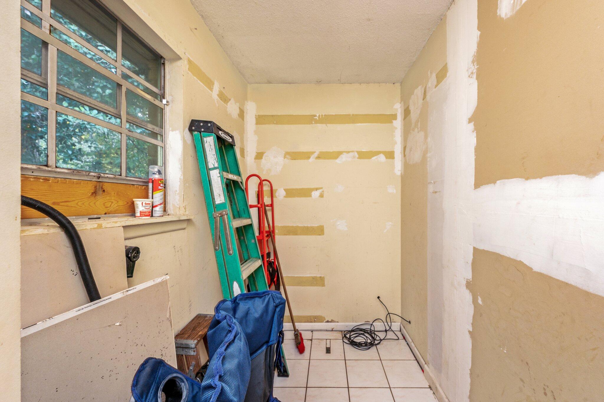 ADAMS POWELL - Residential