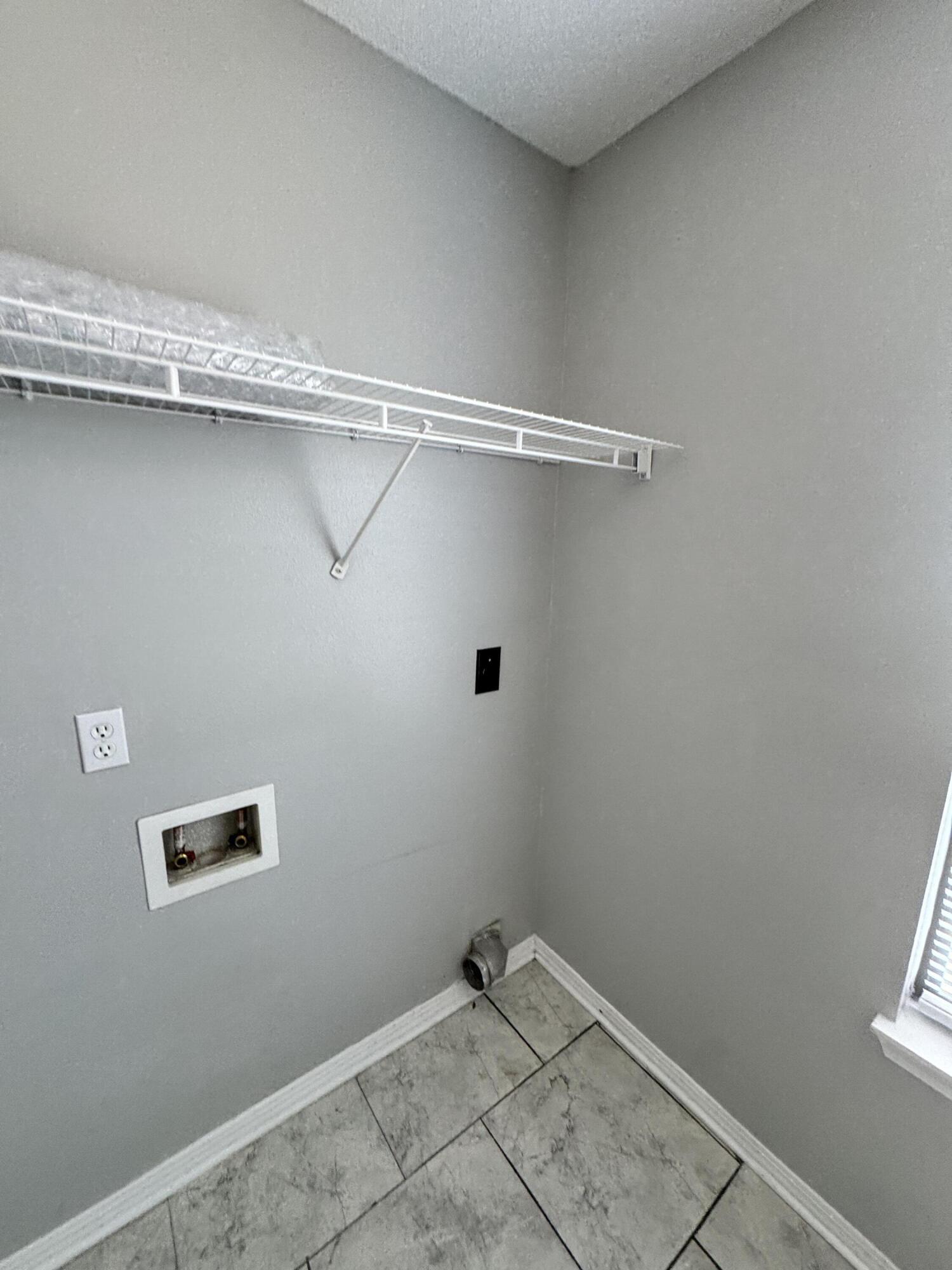 SHOAL TERRACE ESTATES - Residential Lease