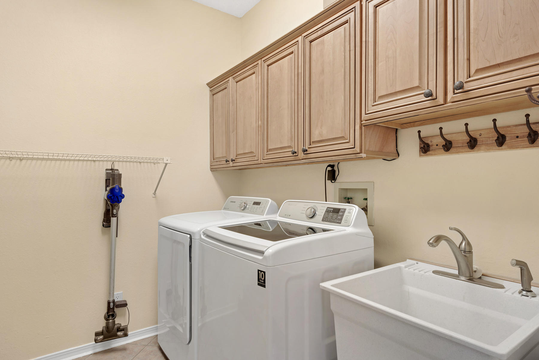 RAINTREE ESTATES #2 - Residential