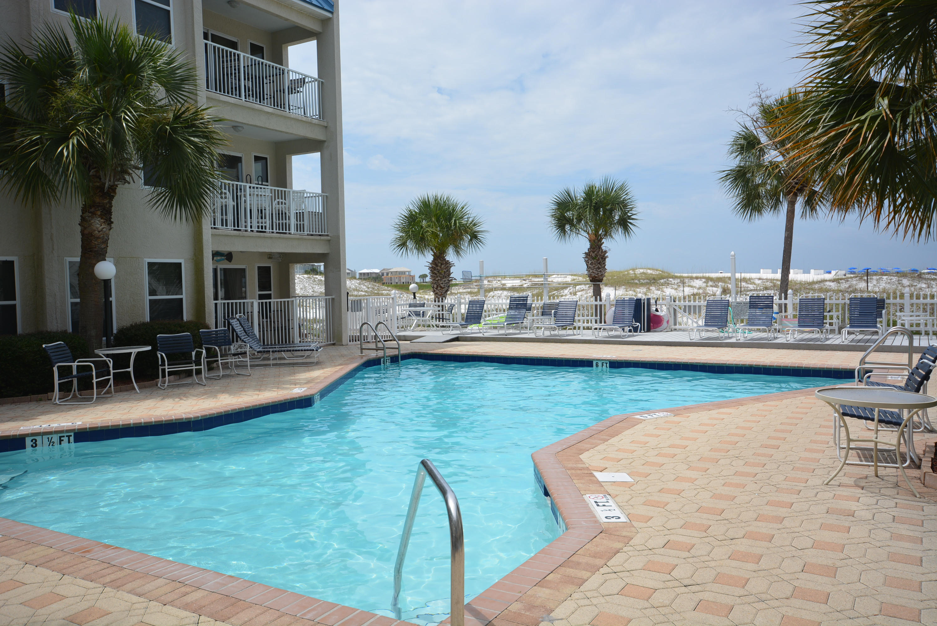 POOLSIDE VILLAS CONDO - Residential