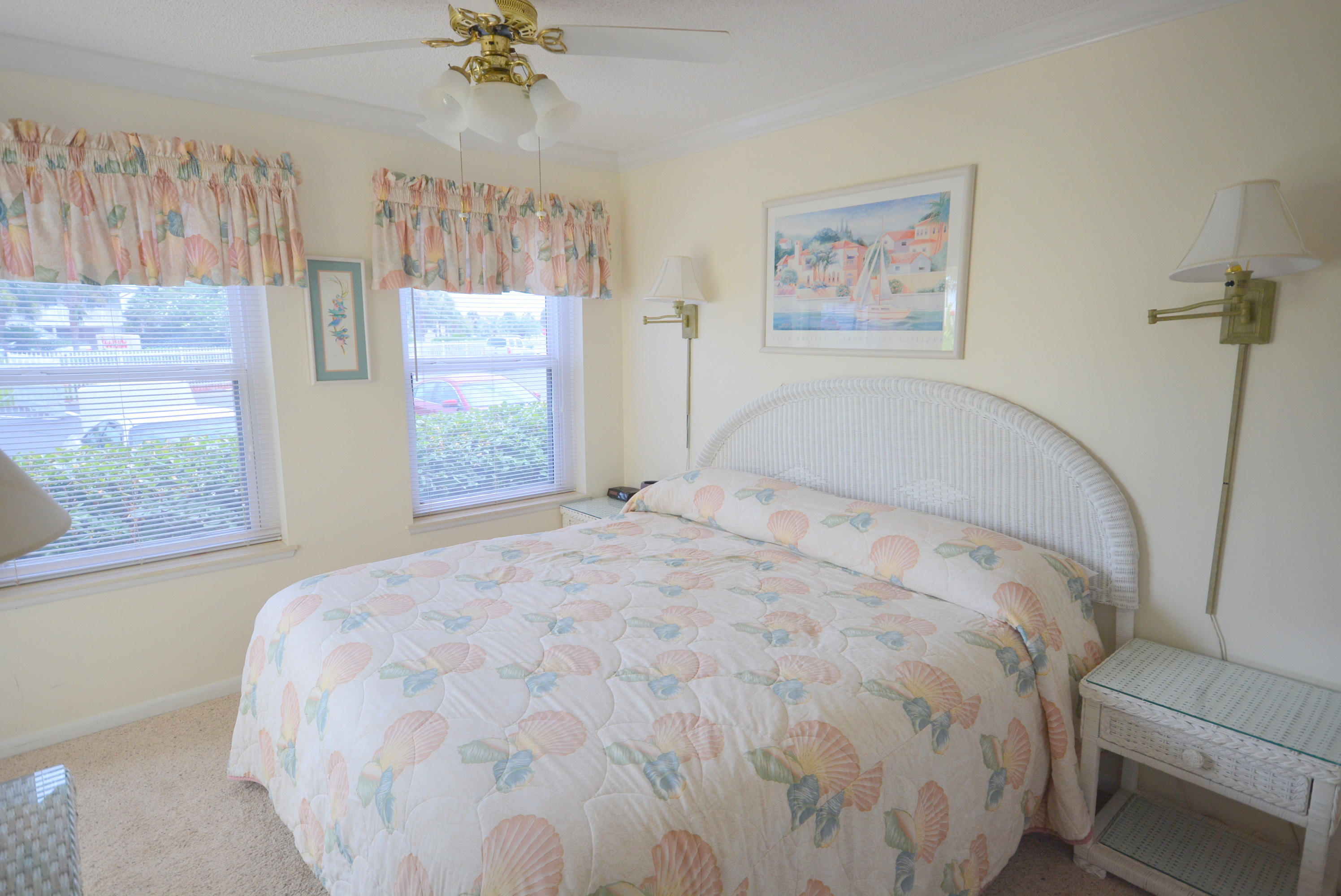 POOLSIDE VILLAS CONDO - Residential