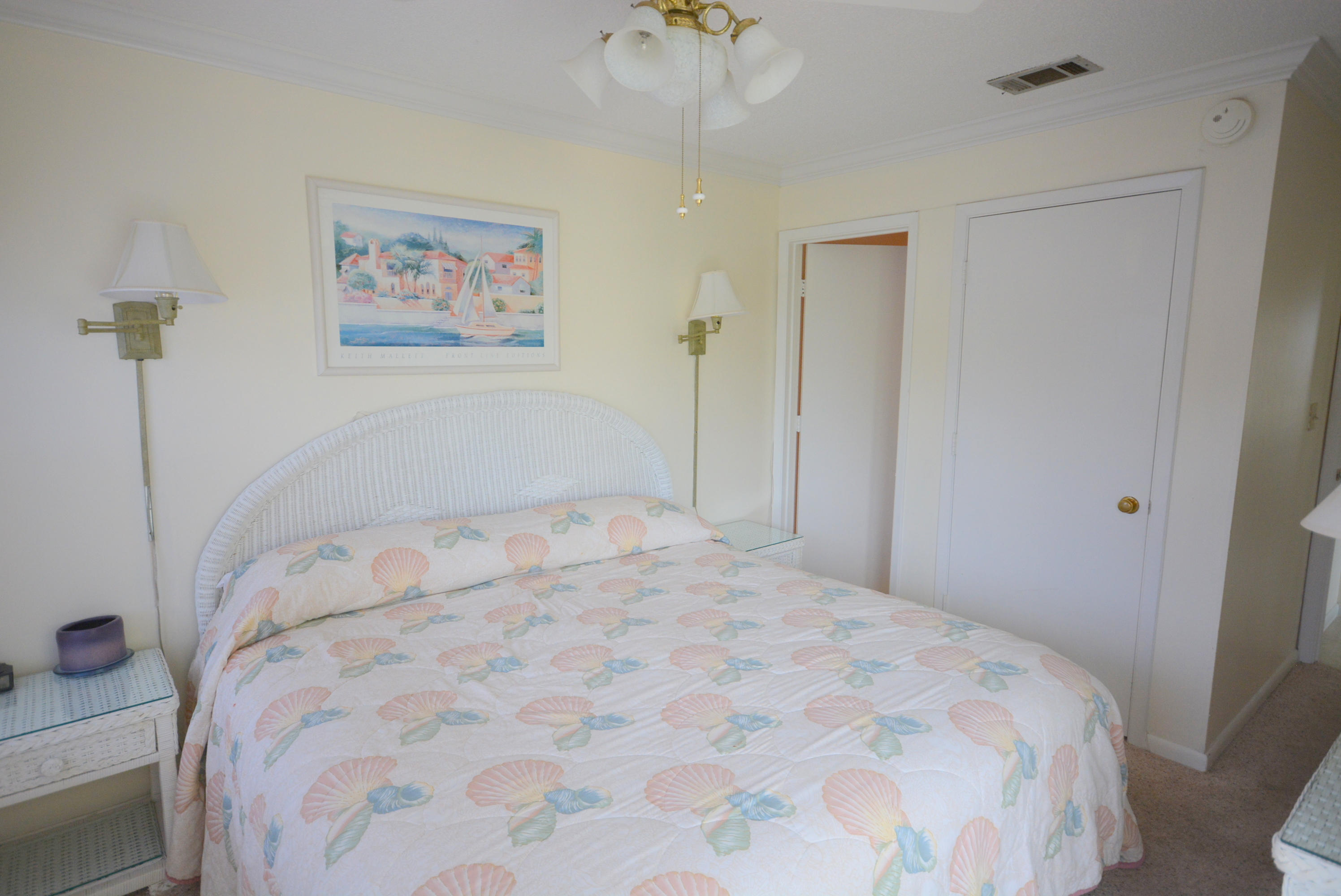 POOLSIDE VILLAS CONDO - Residential