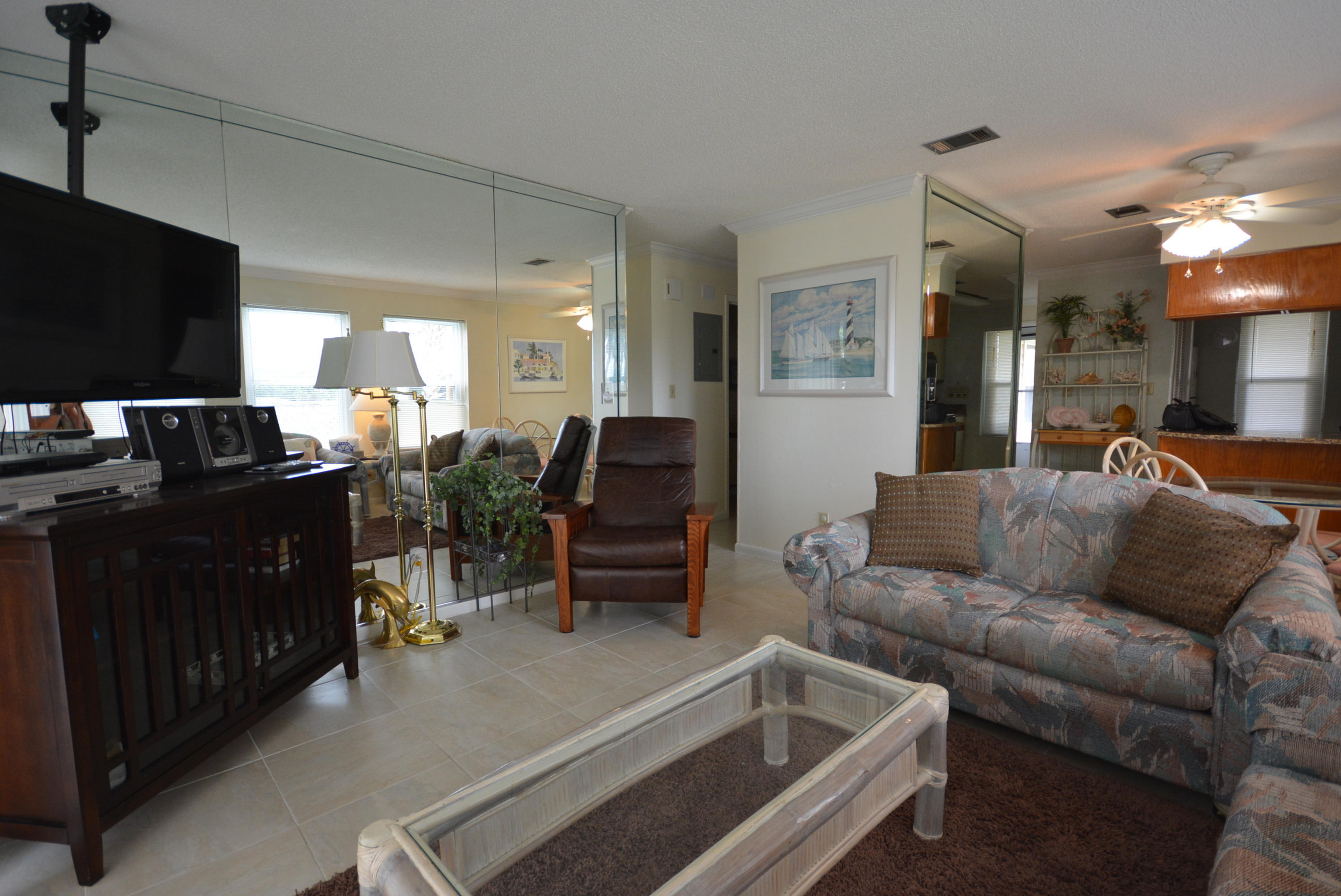 POOLSIDE VILLAS CONDO - Residential