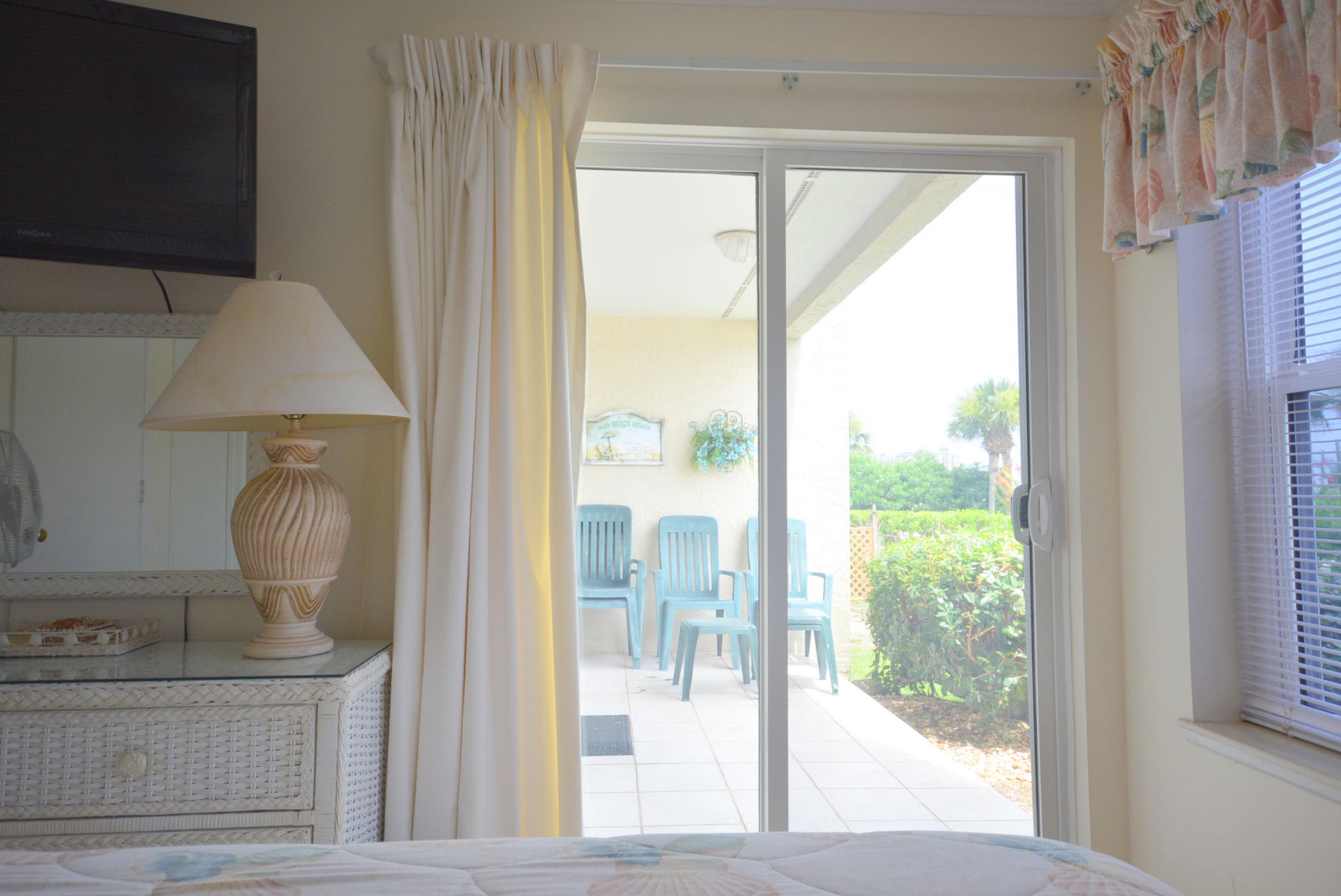 POOLSIDE VILLAS CONDO - Residential