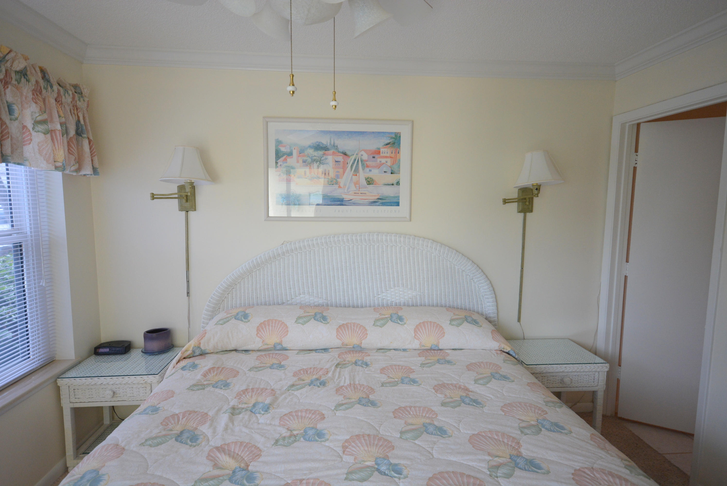 POOLSIDE VILLAS CONDO - Residential