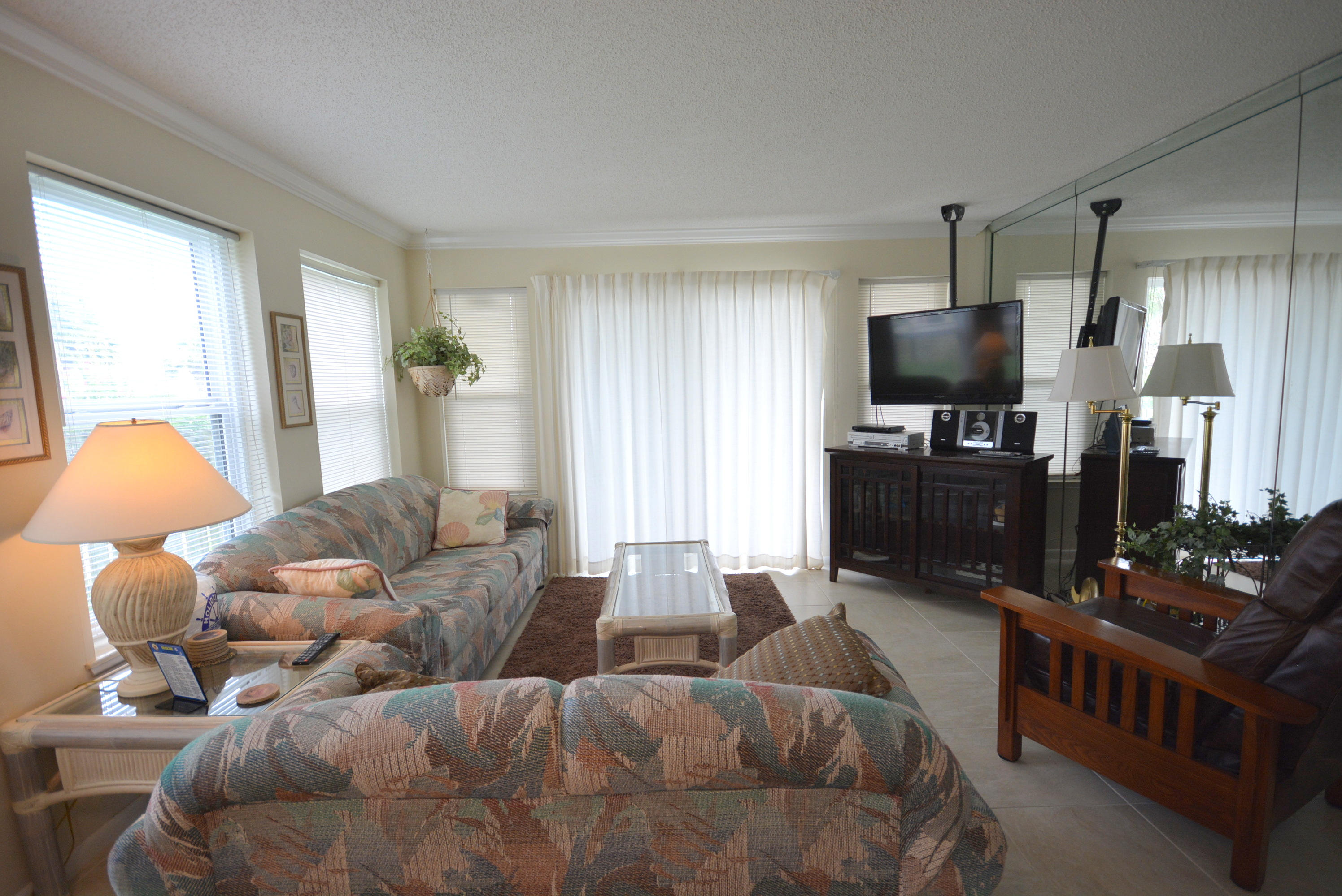 POOLSIDE VILLAS CONDO - Residential