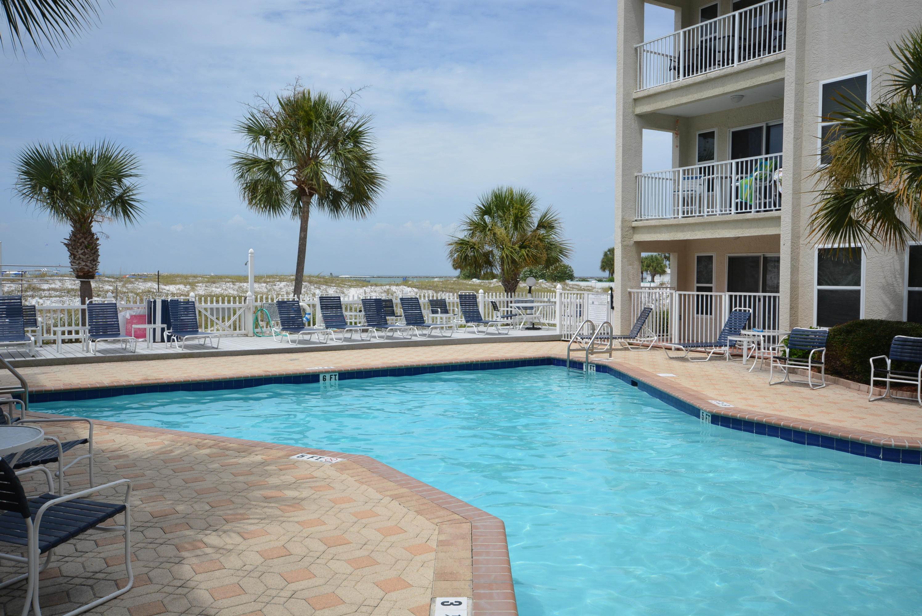 POOLSIDE VILLAS CONDO - Residential