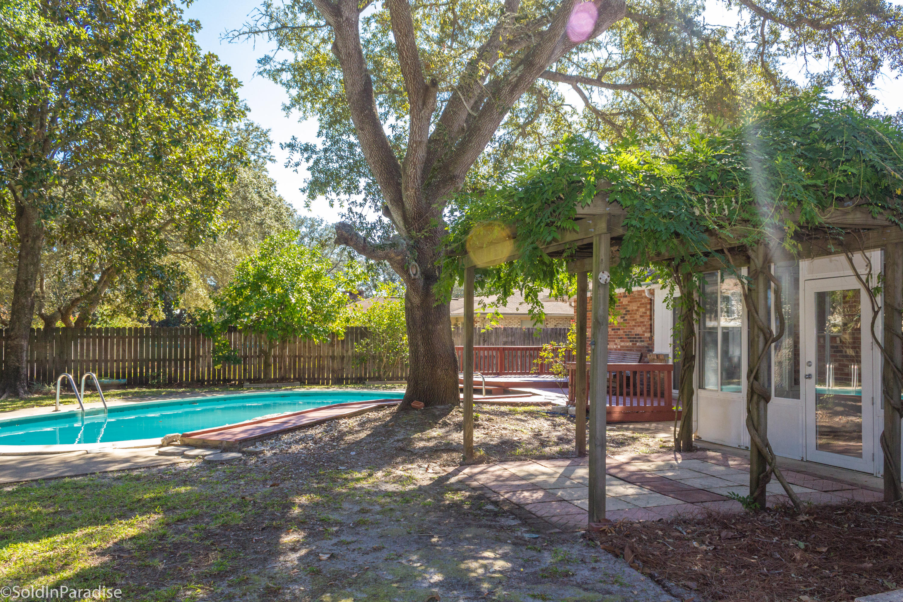 LAKE LORRAINE ESTATES 2 - Residential