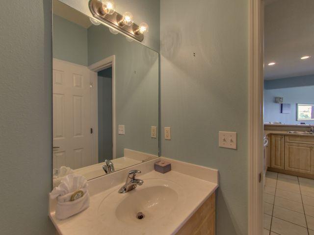 BEACH POINTE T/H - Residential