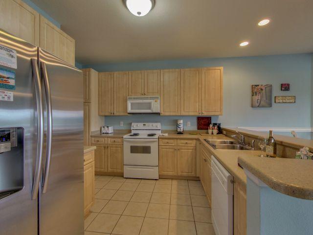 BEACH POINTE T/H - Residential