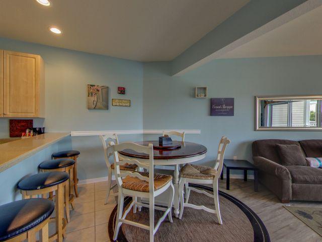 BEACH POINTE T/H - Residential