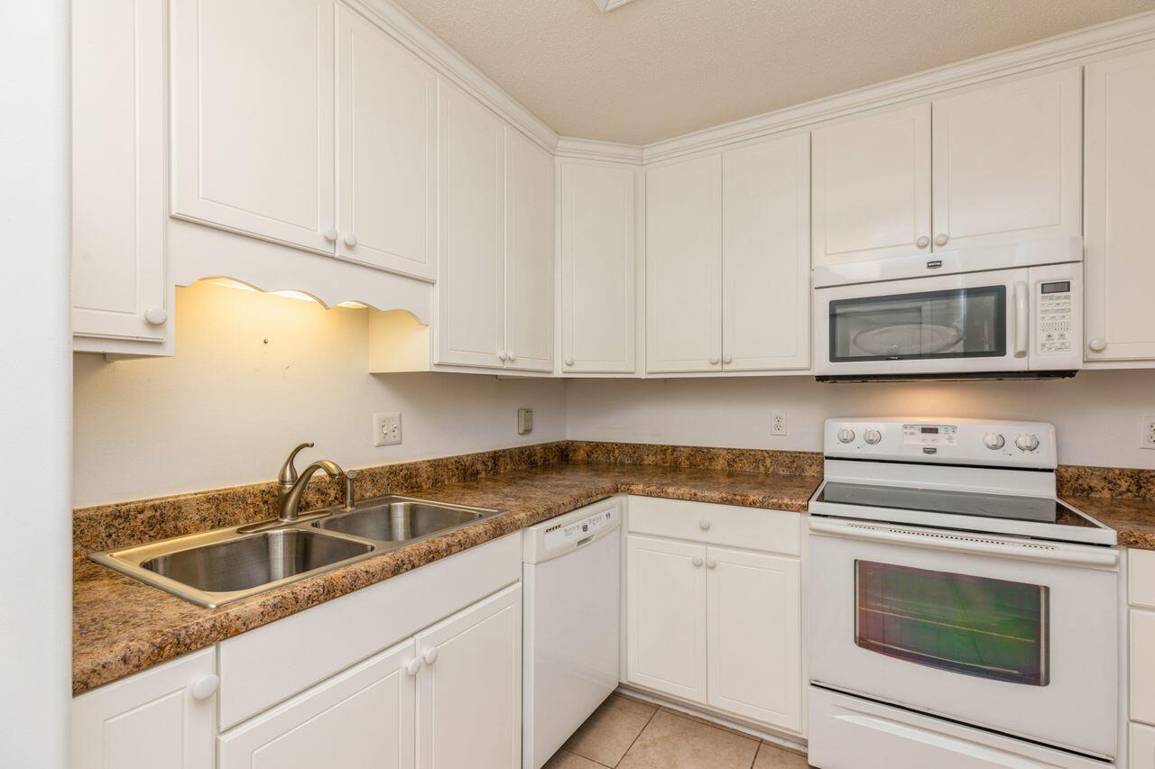 DONLABROOK GARDYNS - Residential