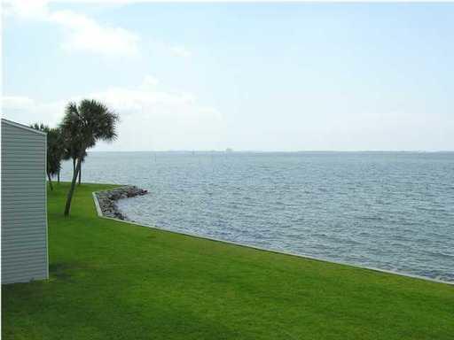 FINISTERRA CONDO - Residential