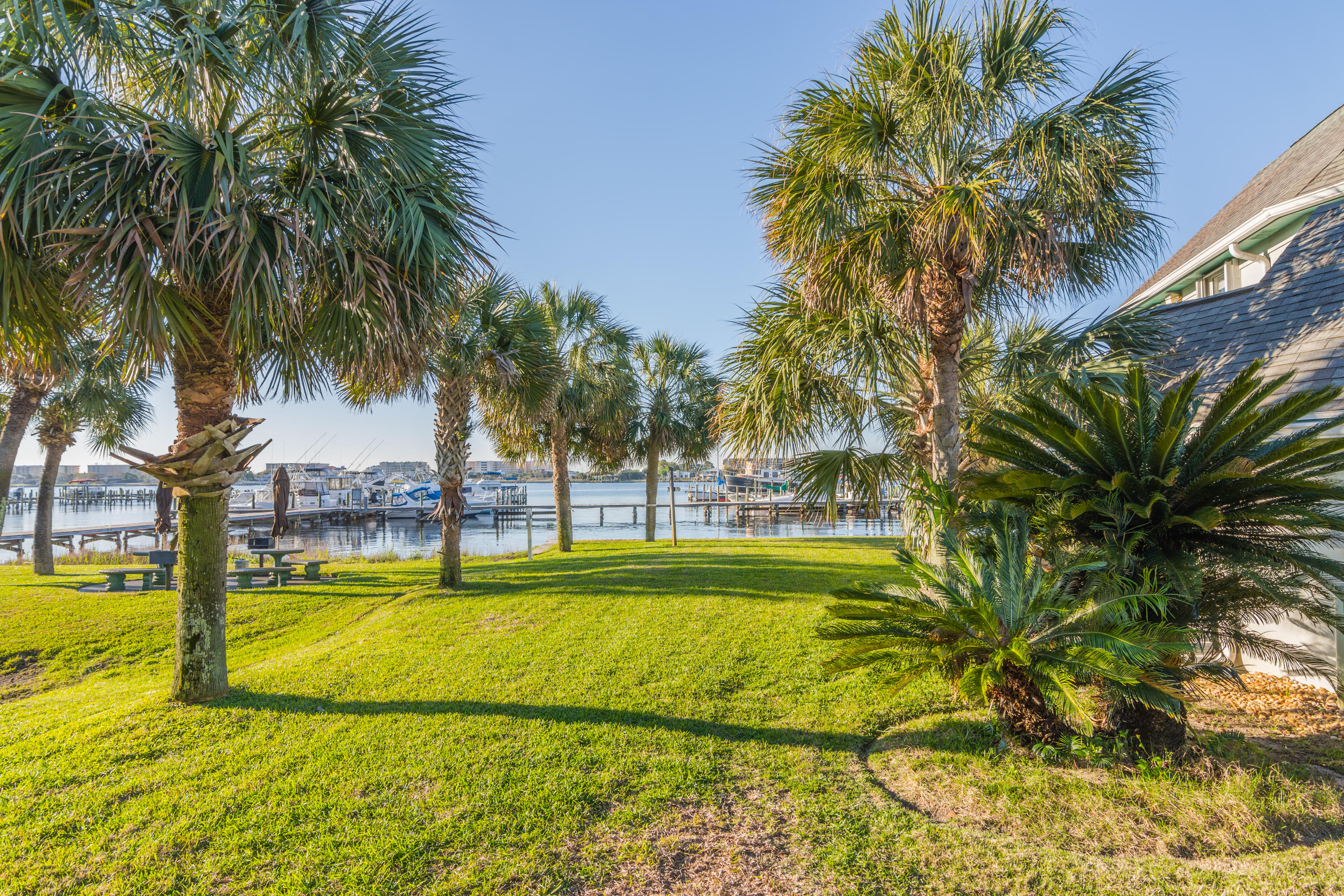 BROOKS LANDING - Residential