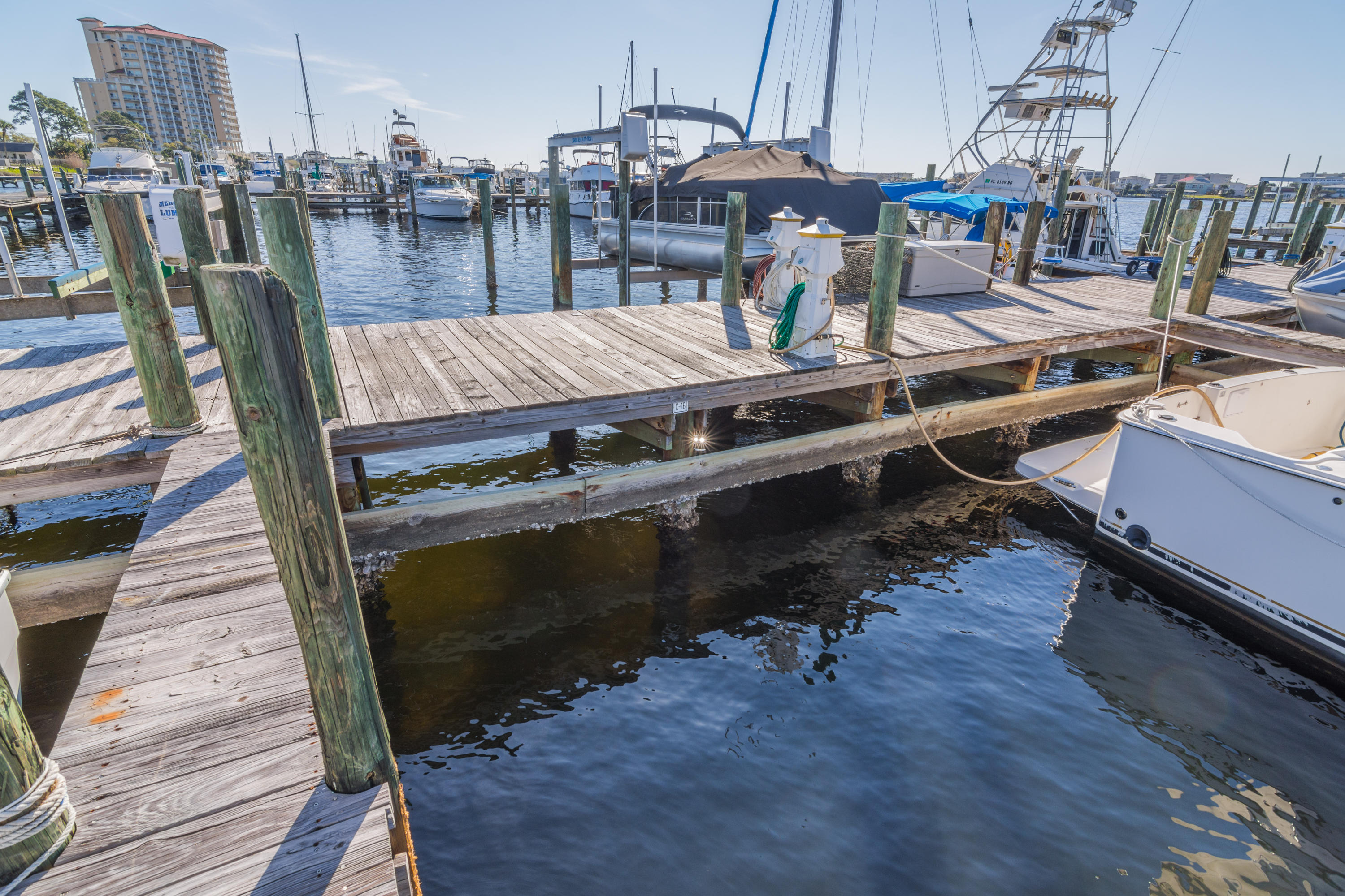 BROOKS LANDING - Residential
