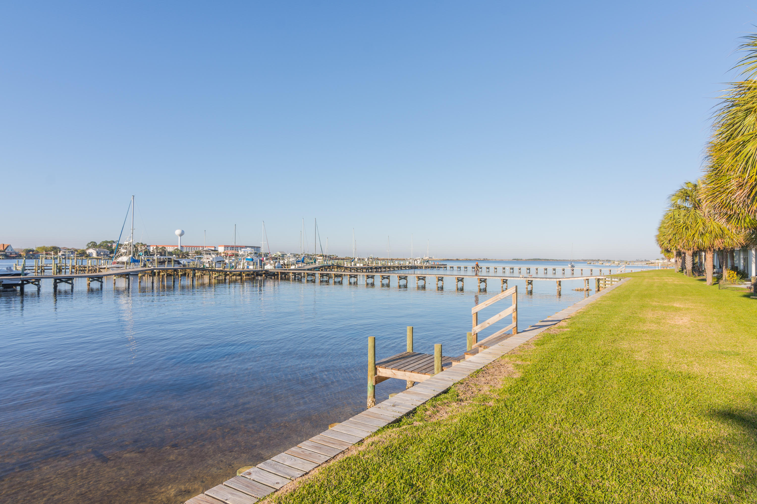 BROOKS LANDING - Residential