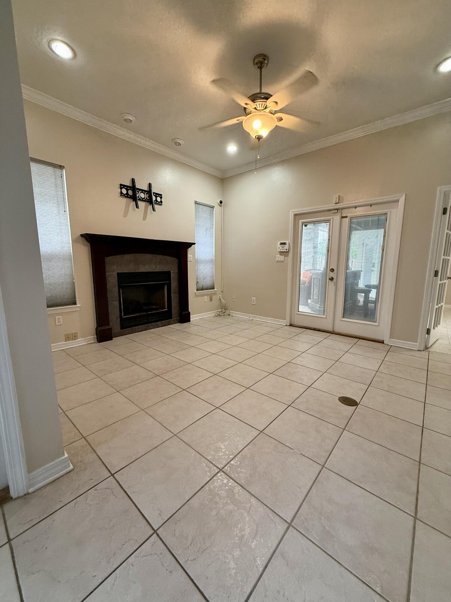 BRIDGEPORT COLONY - Residential Lease