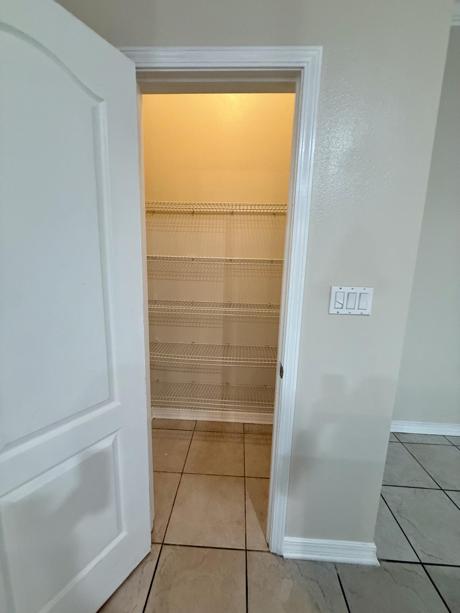 BRIDGEPORT COLONY - Residential Lease