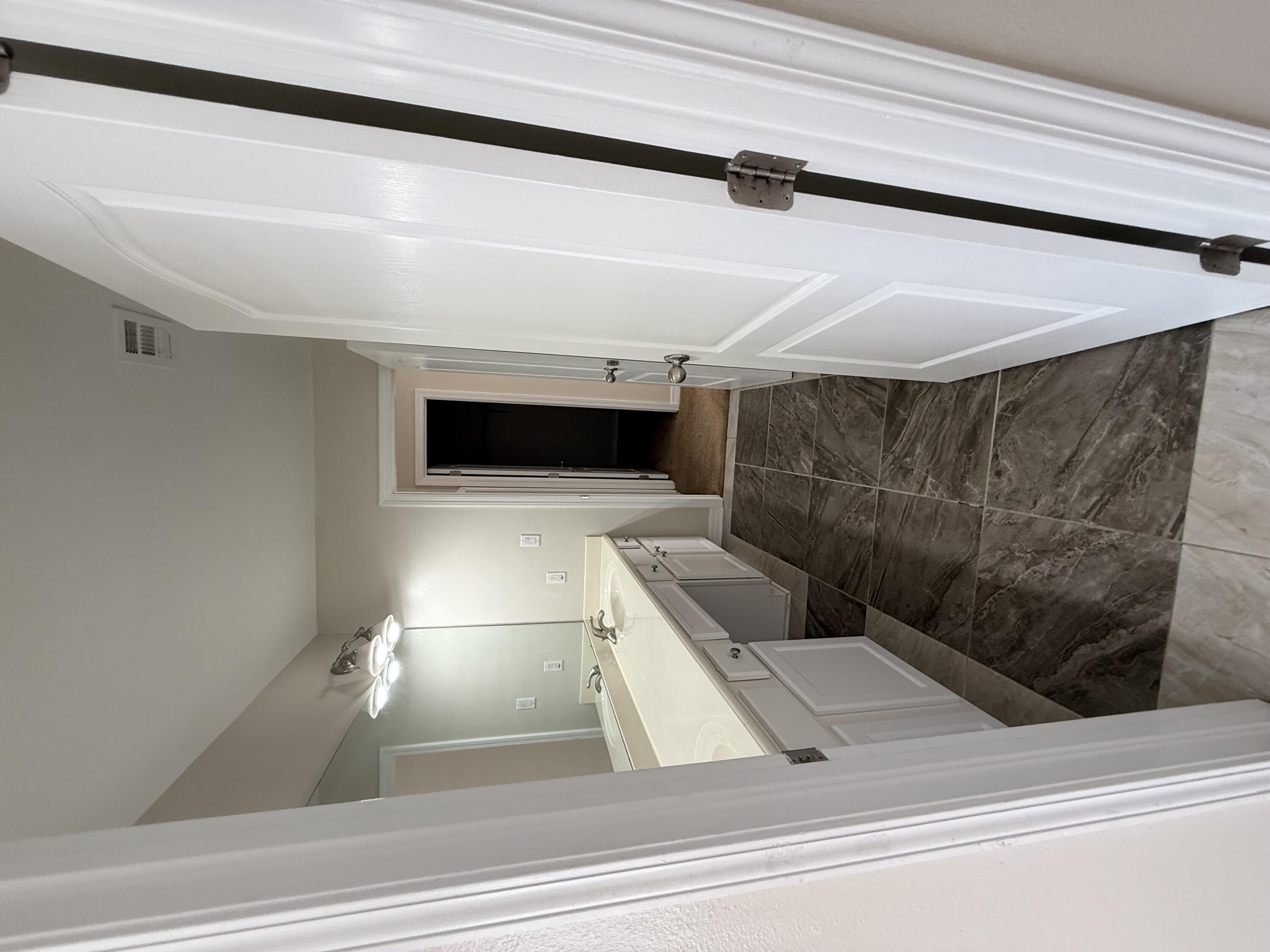 BRIDGEPORT COLONY - Residential Lease