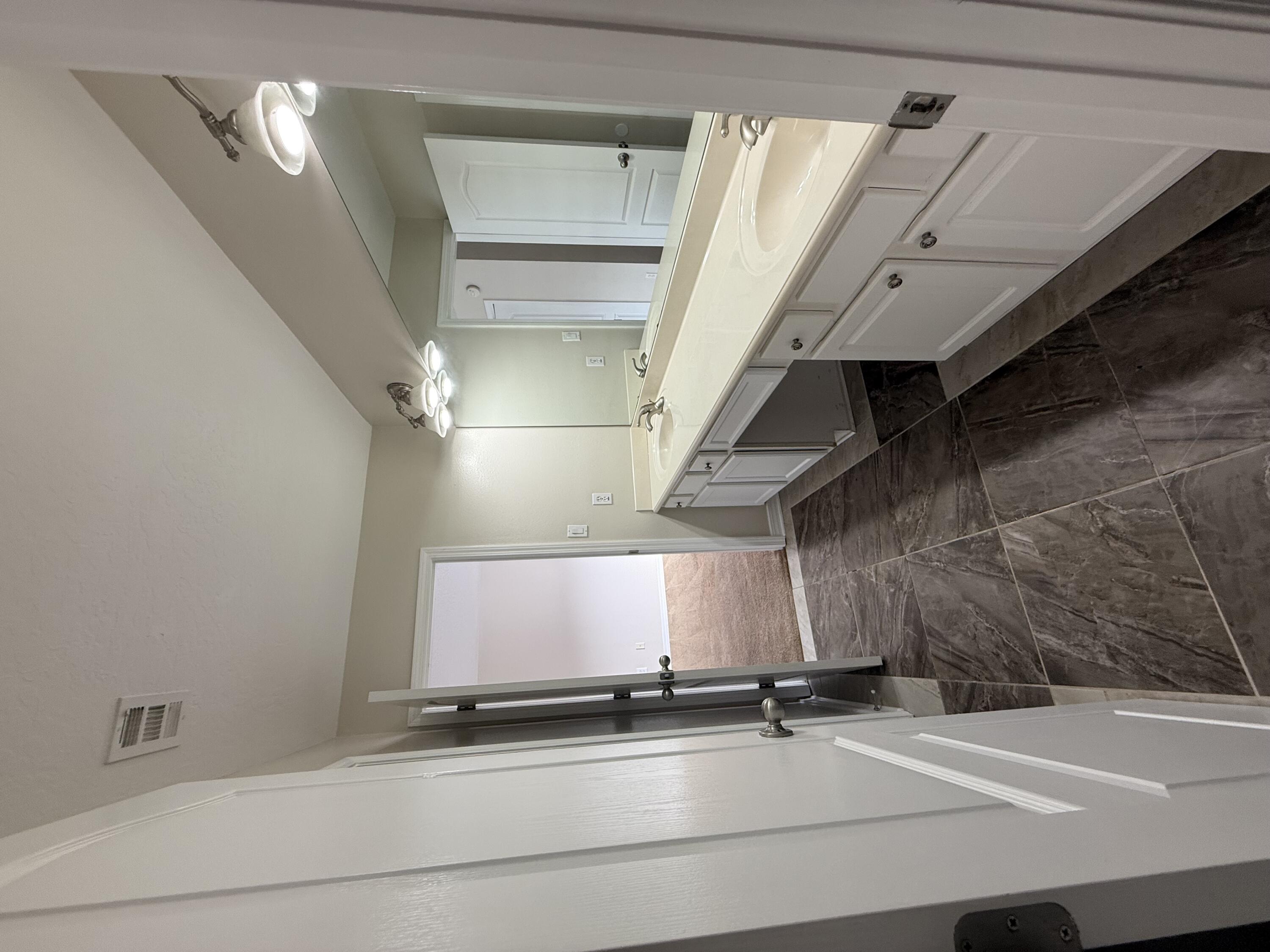 BRIDGEPORT COLONY - Residential Lease