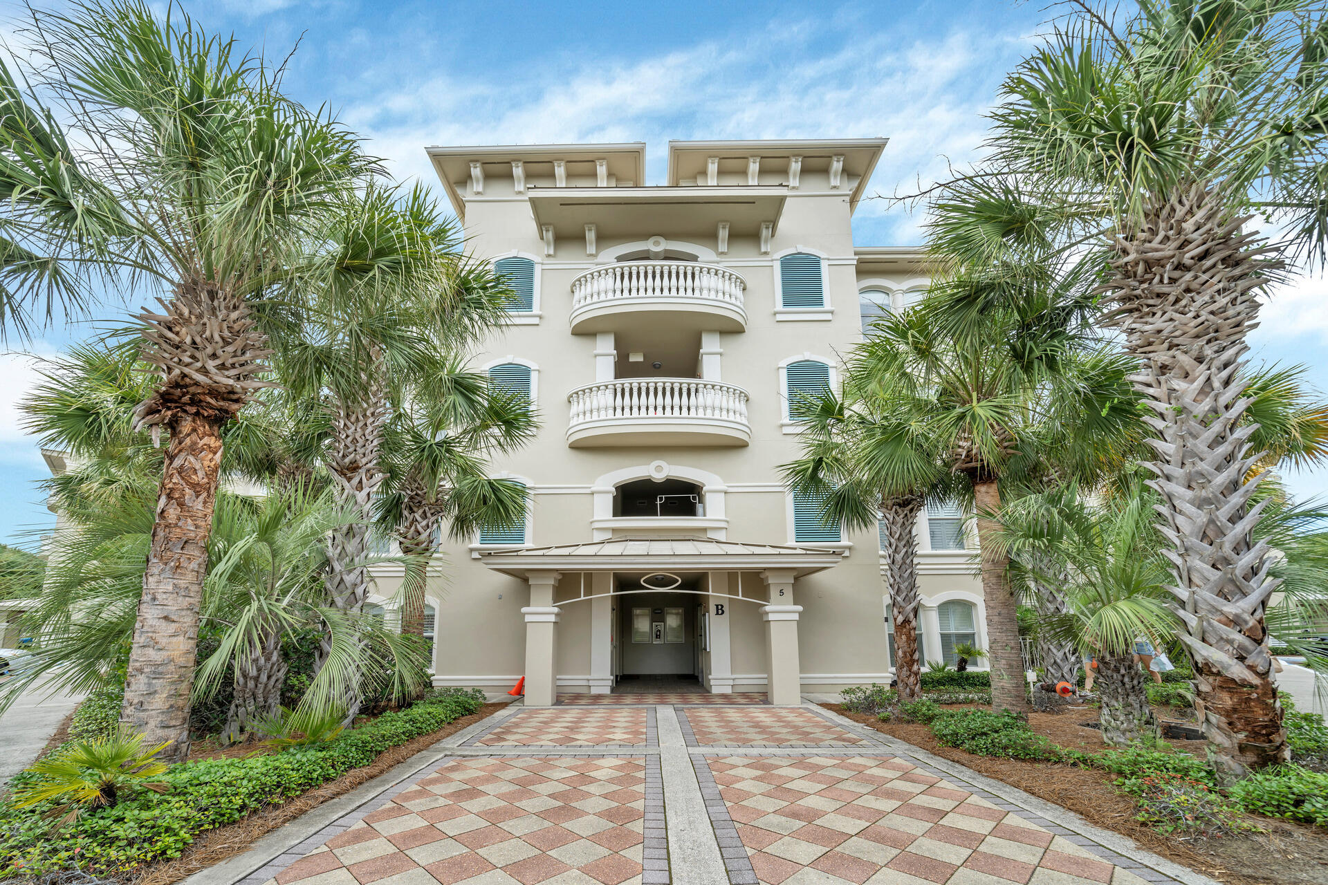 RENTAL MACHINE!!  This cute & cozy condo  is located on FIRST floor of The Villas at Seacrest Beach right on the gorgeous pool deck!! The ease and relaxation of this unit is apparent! With the Pool on the backside of the unit and the beach access in front of the unit, what more do you need!