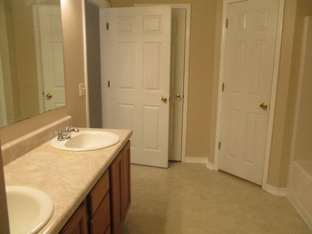 REDSTONE ESTATES - Residential Lease