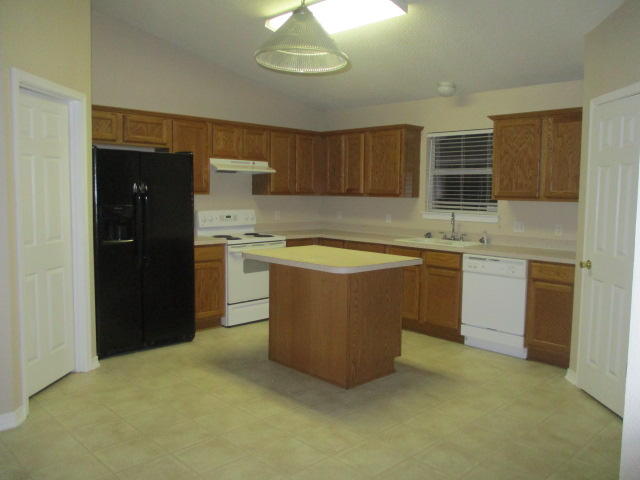 REDSTONE ESTATES - Residential Lease