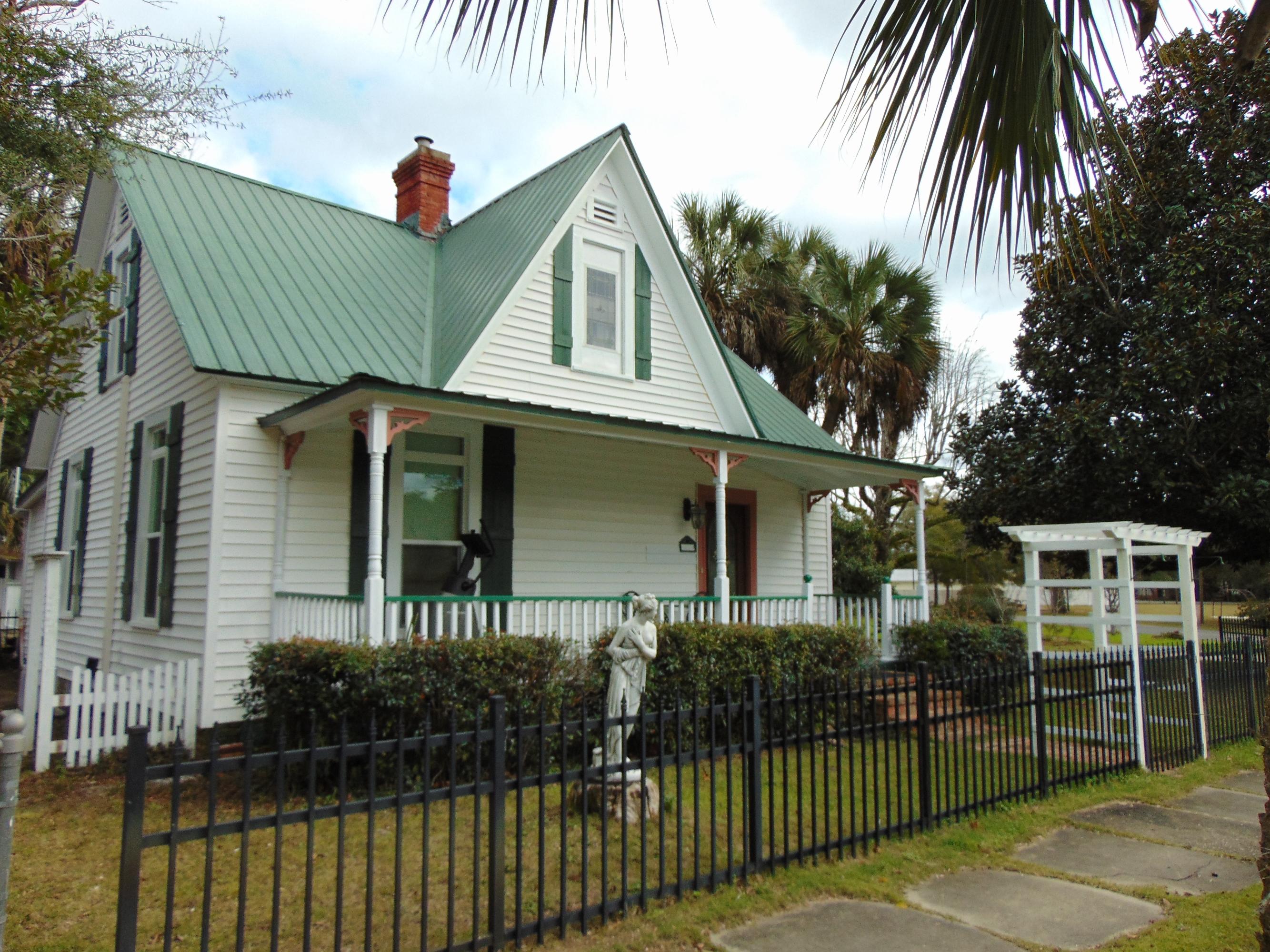 TOWN OF DEFUNIAK SPRINGS - Residential