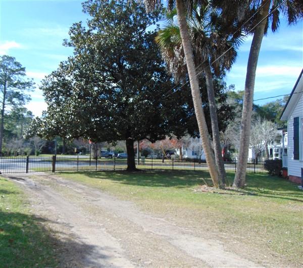 TOWN OF DEFUNIAK SPRINGS - Residential