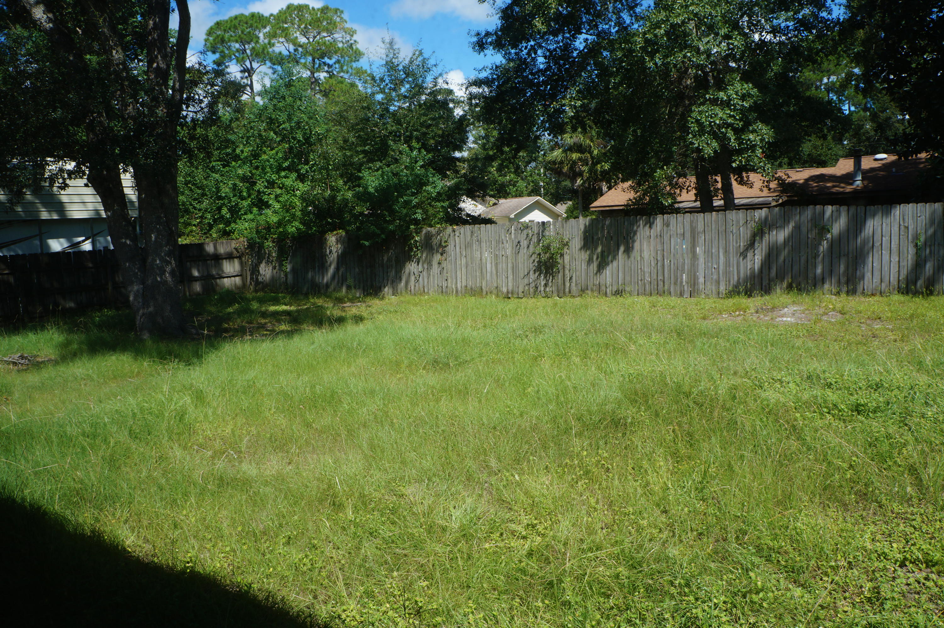 PINEWOOD ESTATES - Residential