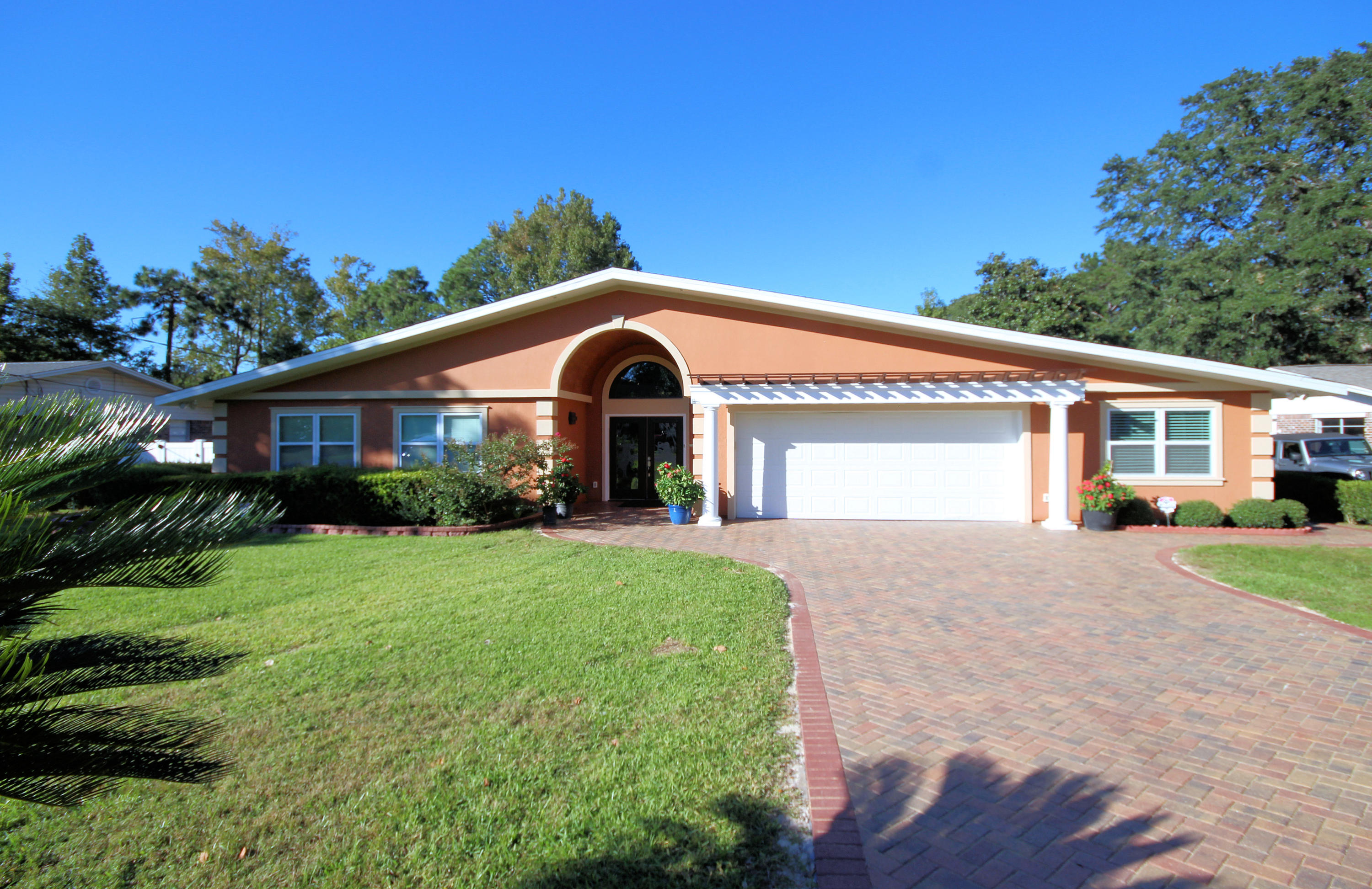 Poquito Bayou - Residential