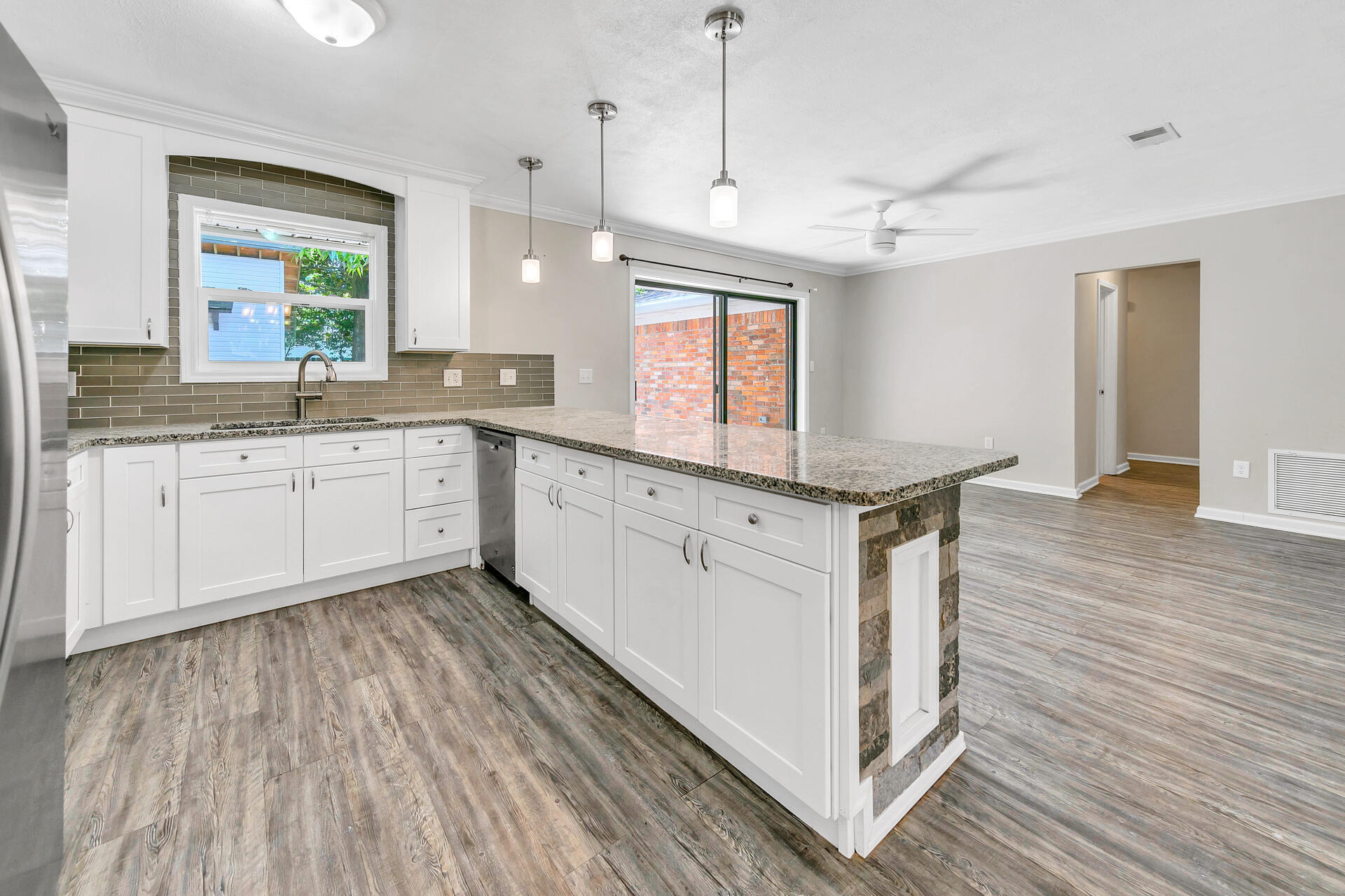 ELLIOTTS POINT 10TH ADDN - Residential