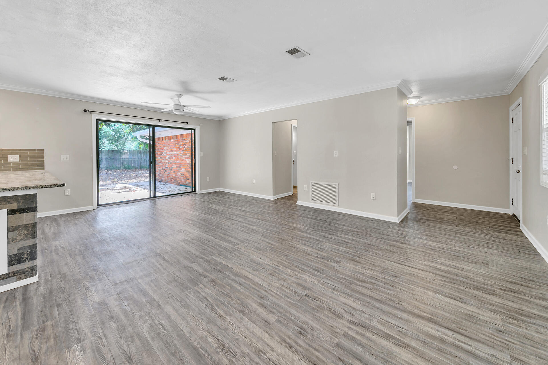 ELLIOTTS POINT 10TH ADDN - Residential