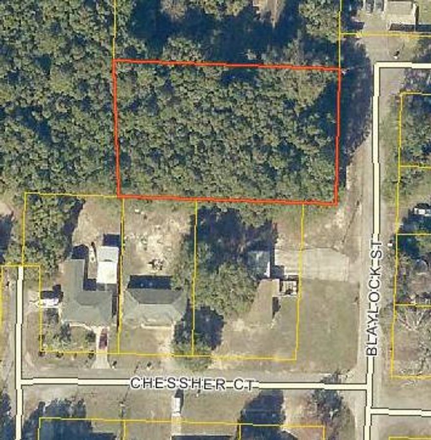 Great lot in Crestview - bring your builder! This will make a great new construction lot. Surrounding homes so utilities are available. None existing on lot. Just over a half acre.