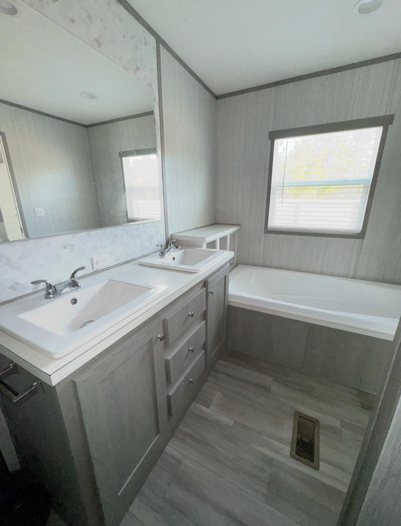 OAKWOOD HILLS UNIT 3 - Residential