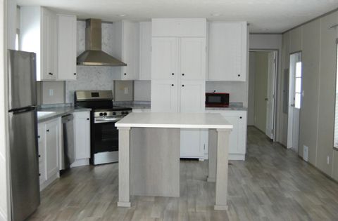 Photo of 18 Daffodil Court, DeFuniak Springs, FL 32433 (MLS # 986878)