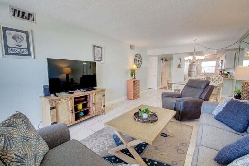 EL MATADOR CONDO - Residential