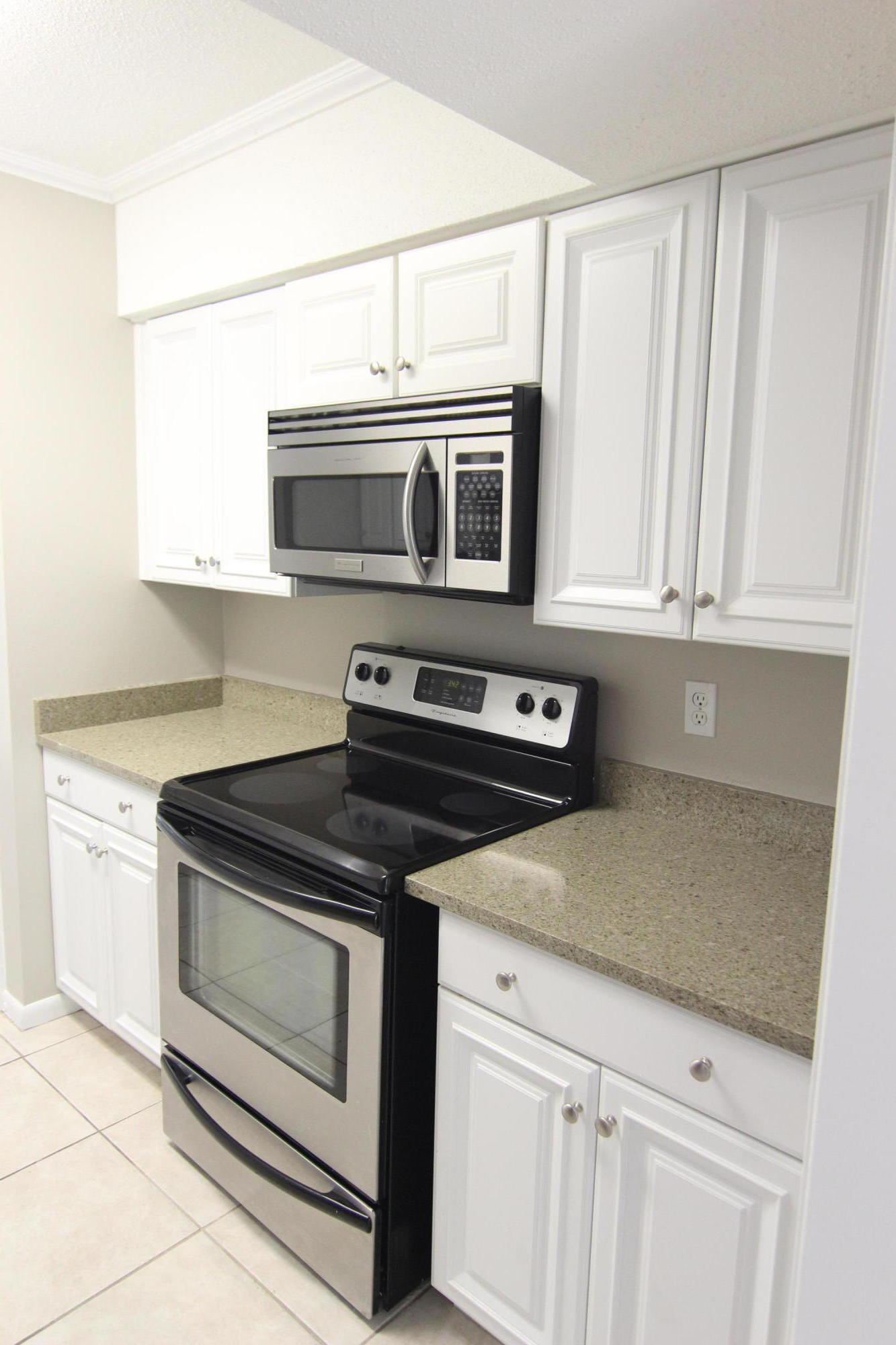 COUNTRY CLUB CONDO - Residential