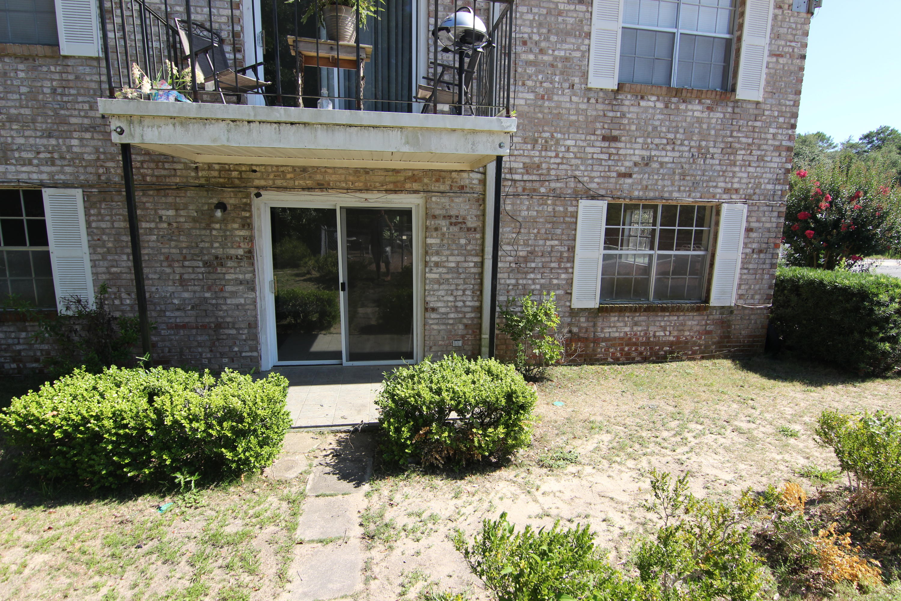 COUNTRY CLUB CONDO - Residential