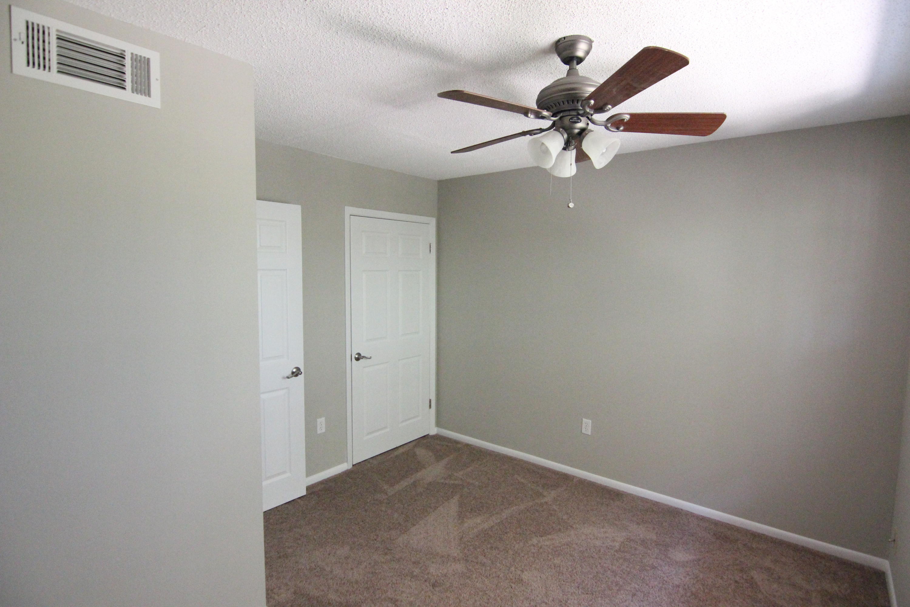 COUNTRY CLUB CONDO - Residential