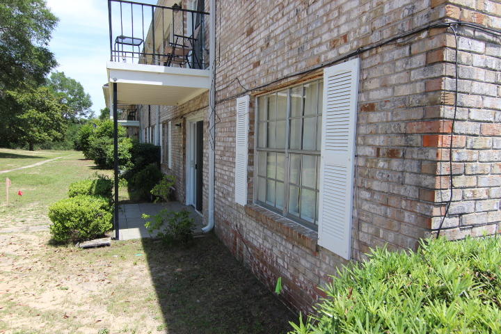 COUNTRY CLUB CONDO - Residential