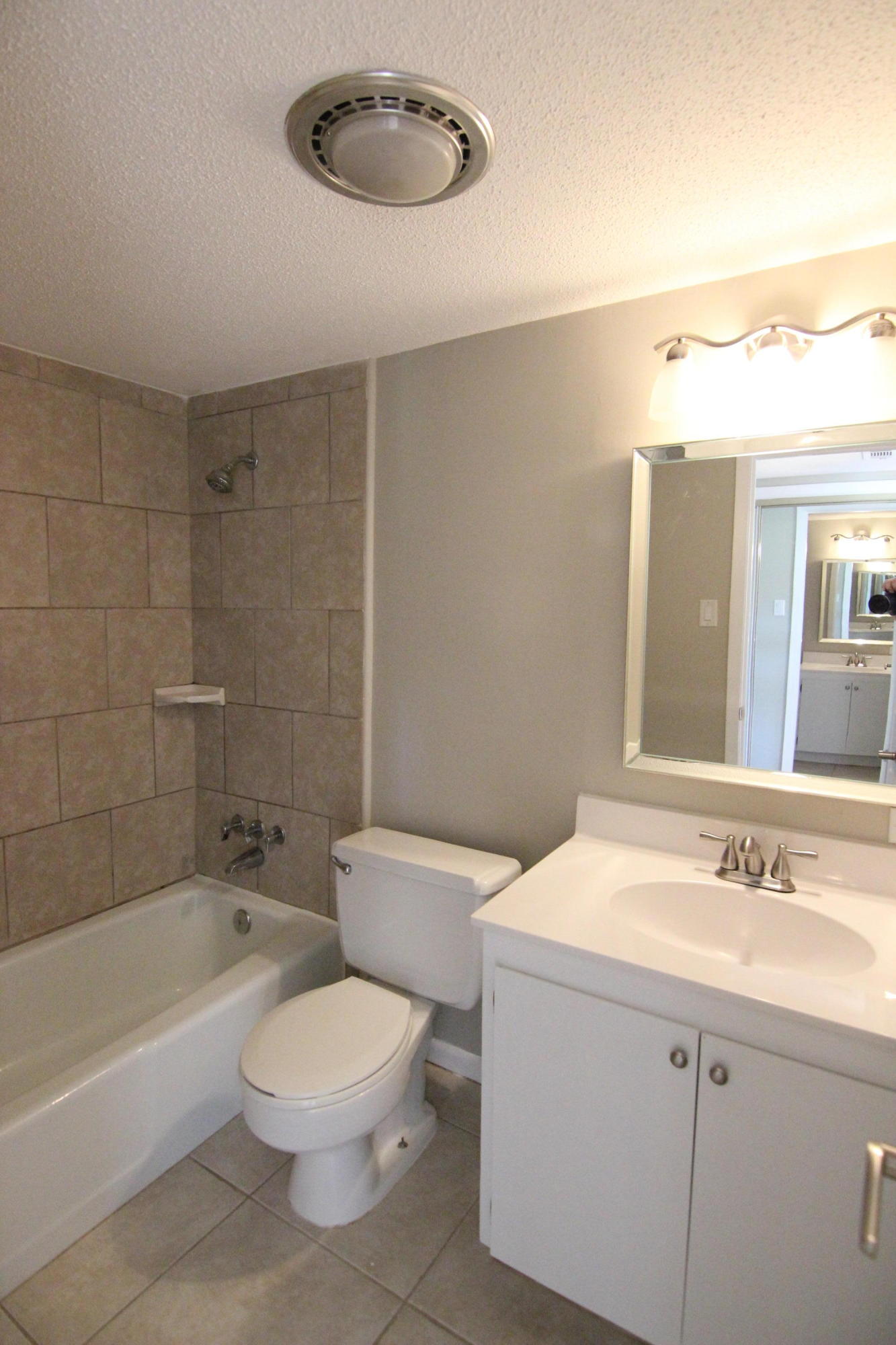 COUNTRY CLUB CONDO - Residential