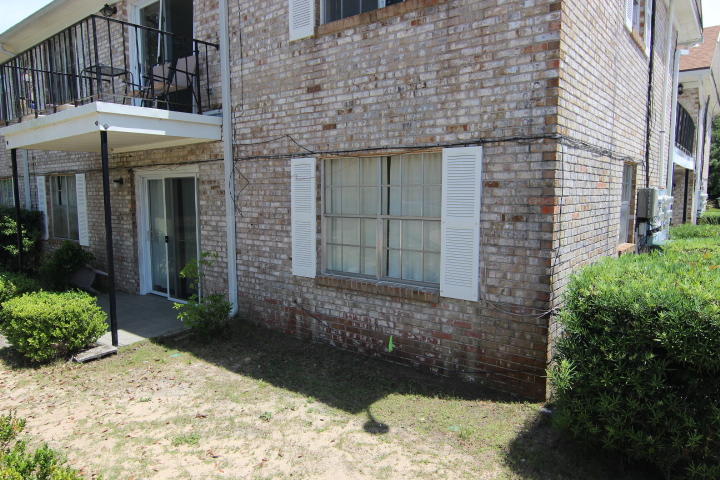 COUNTRY CLUB CONDO - Residential